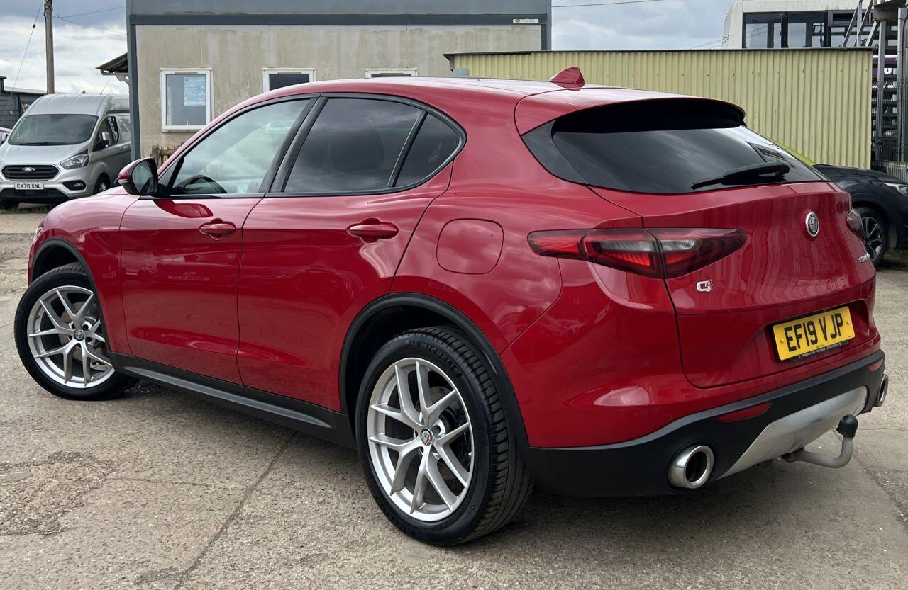 Alfa Romeo Stelvio view 4