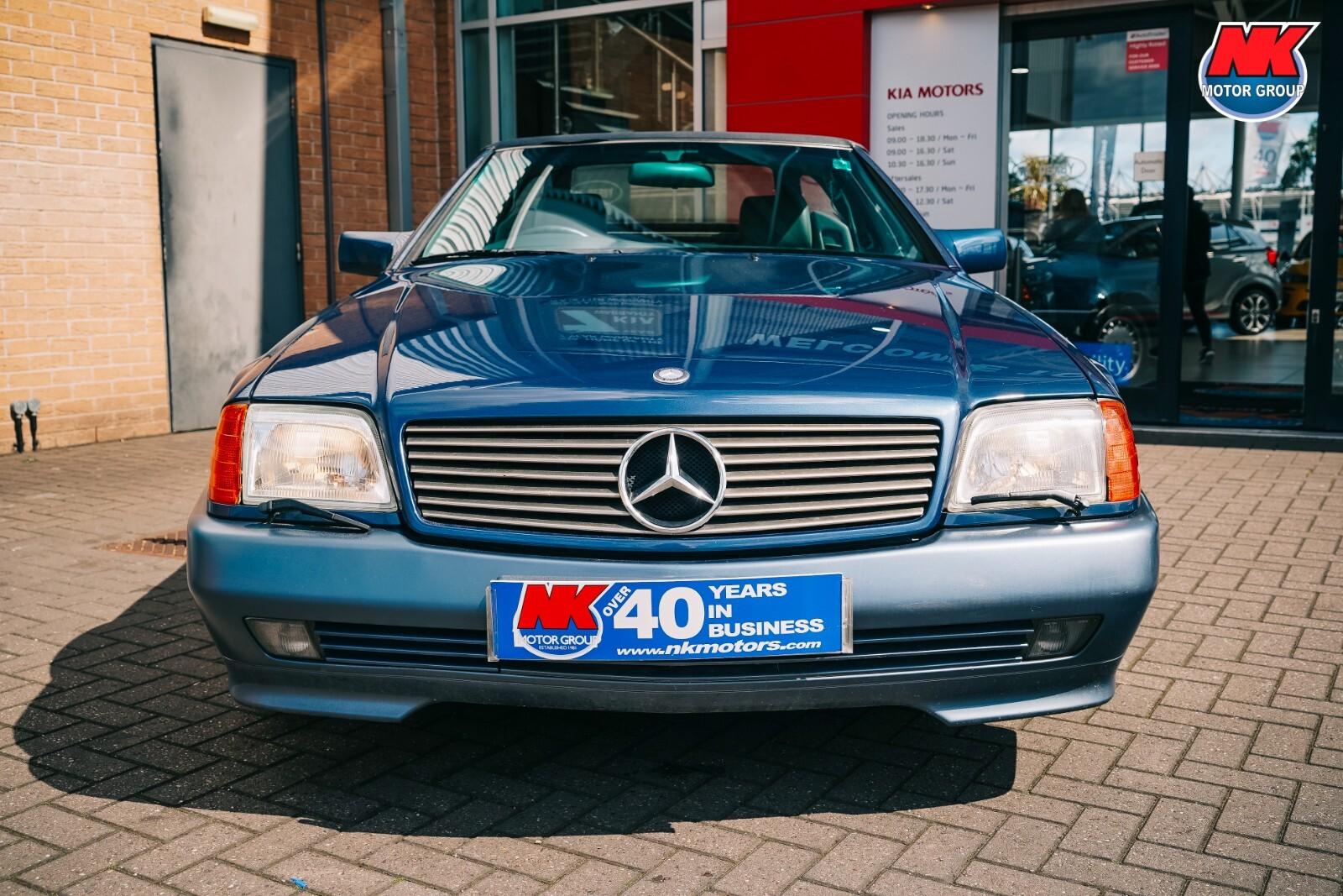 Mercedes-Benz SL view 32