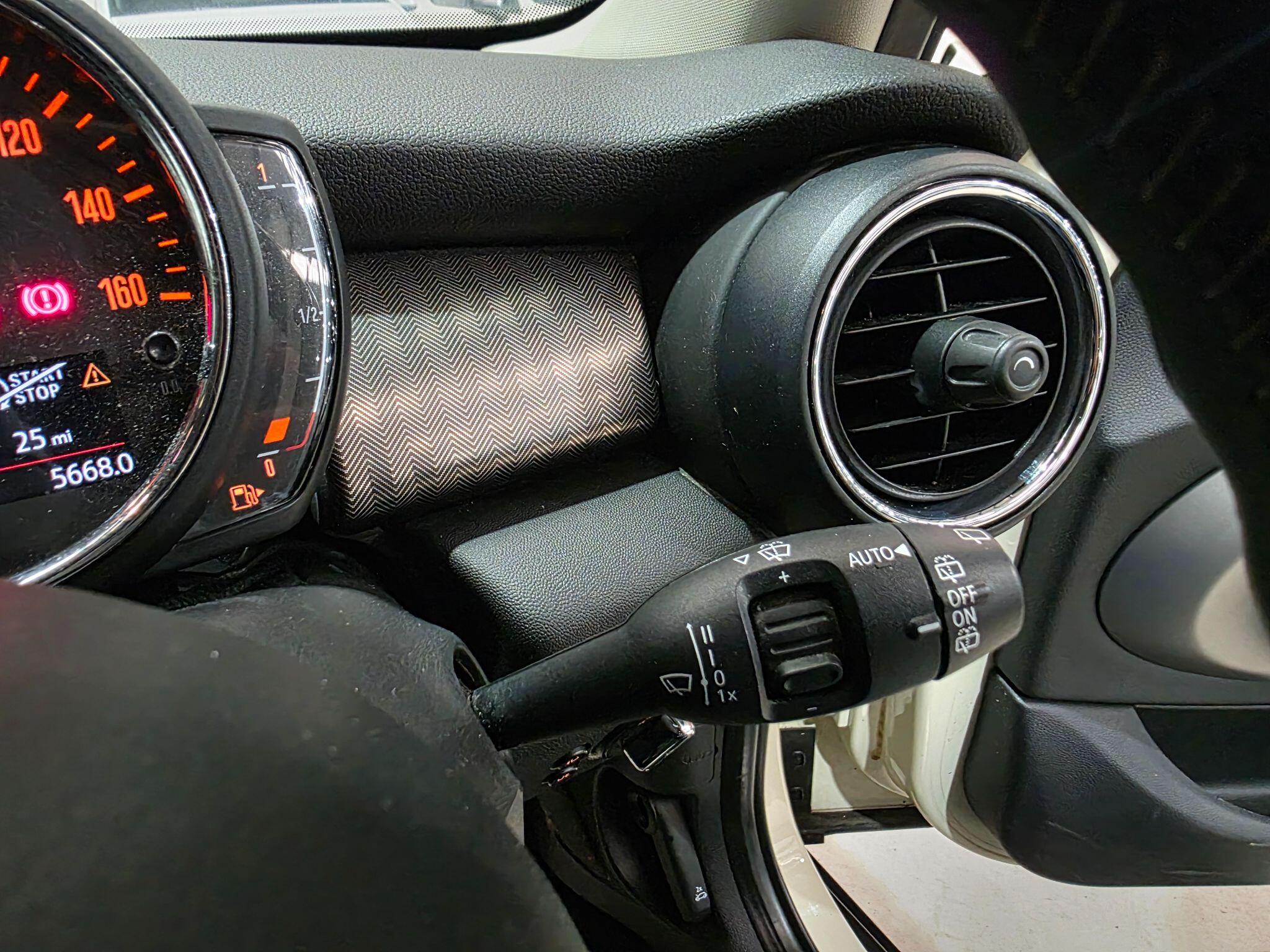 Mini Hatch view 19