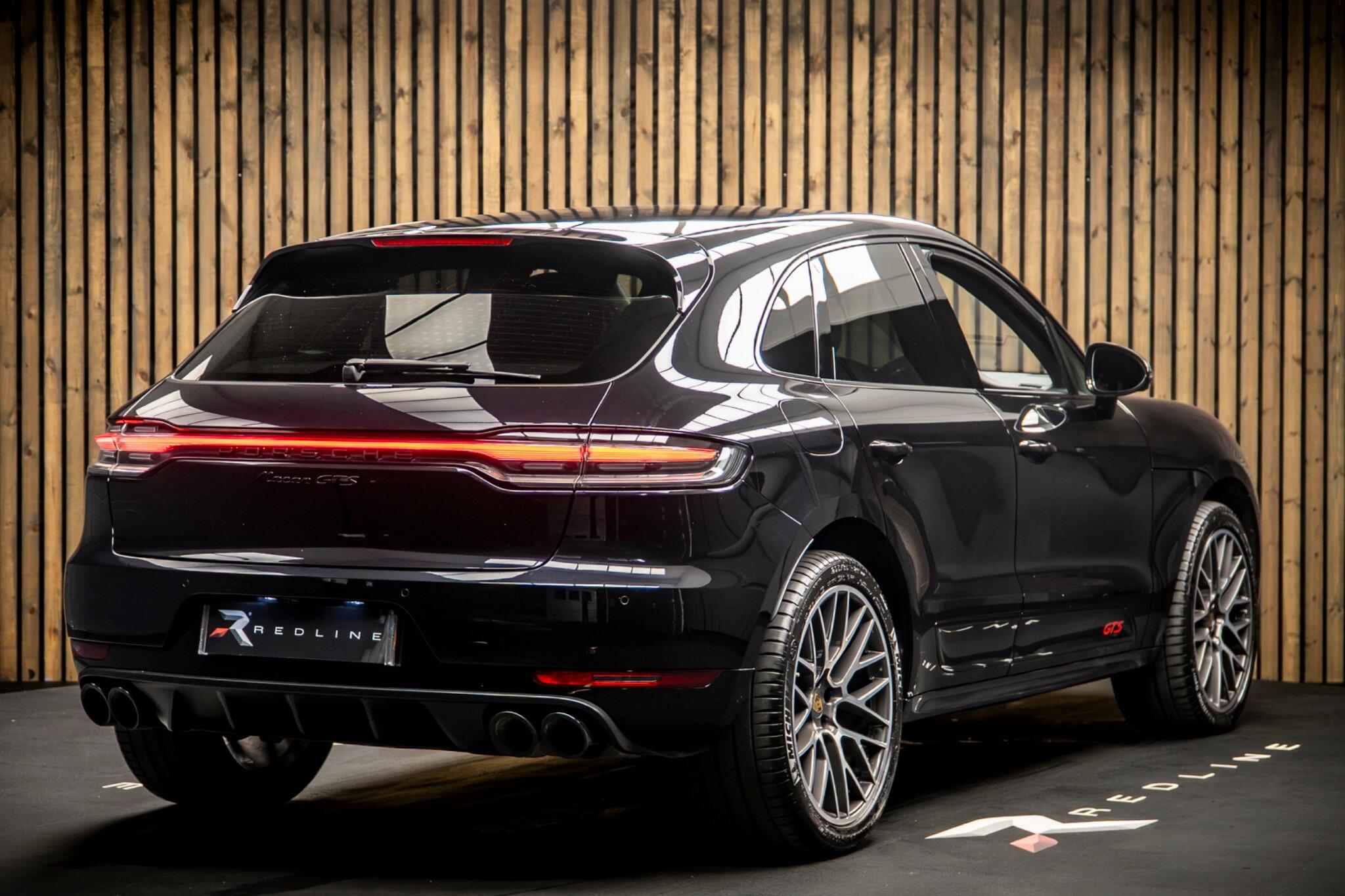 Porsche Macan view 4