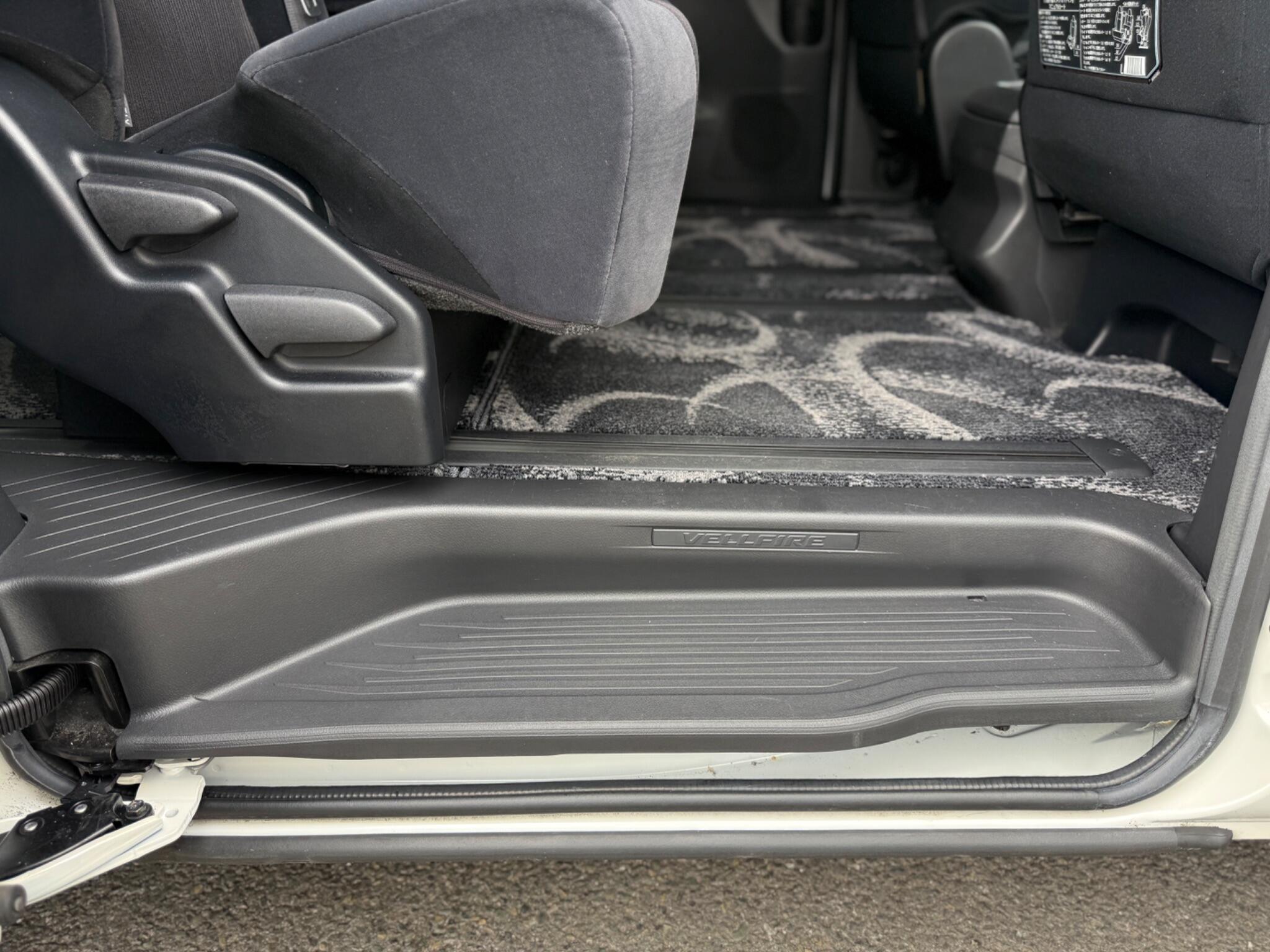 Toyota Vellfire view 64