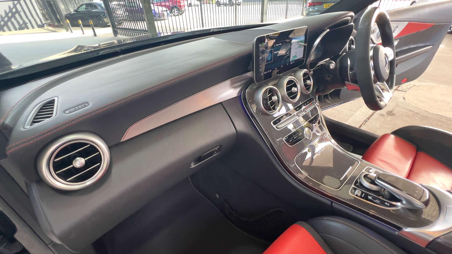 Mercedes-Benz C-Class view 34