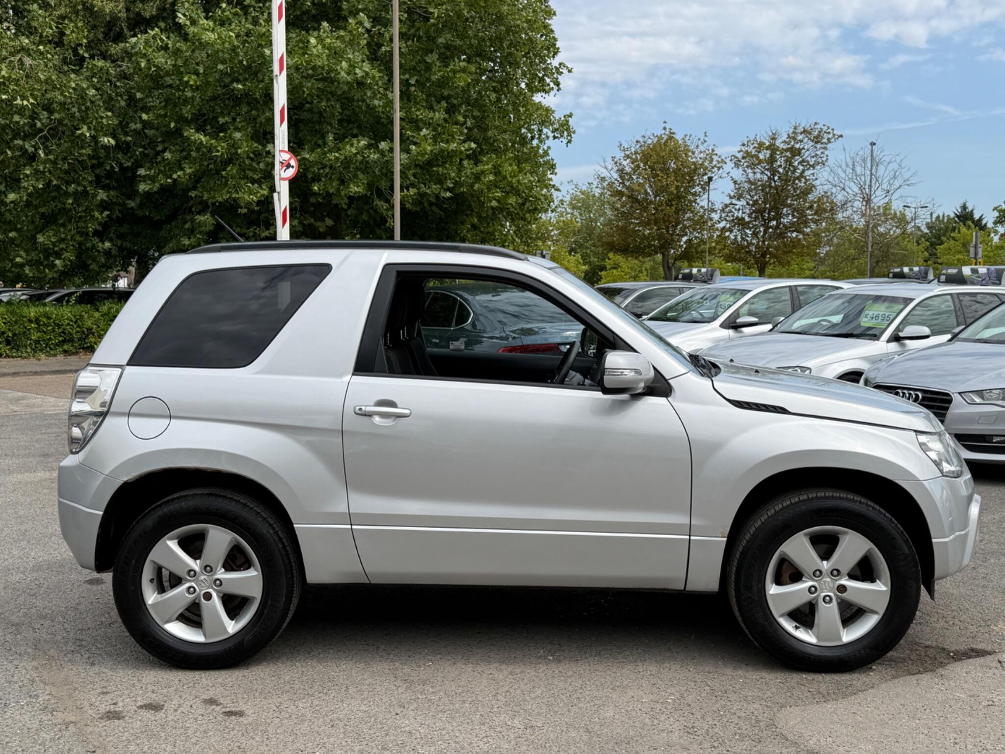 Suzuki Grand Vitara - Image 19