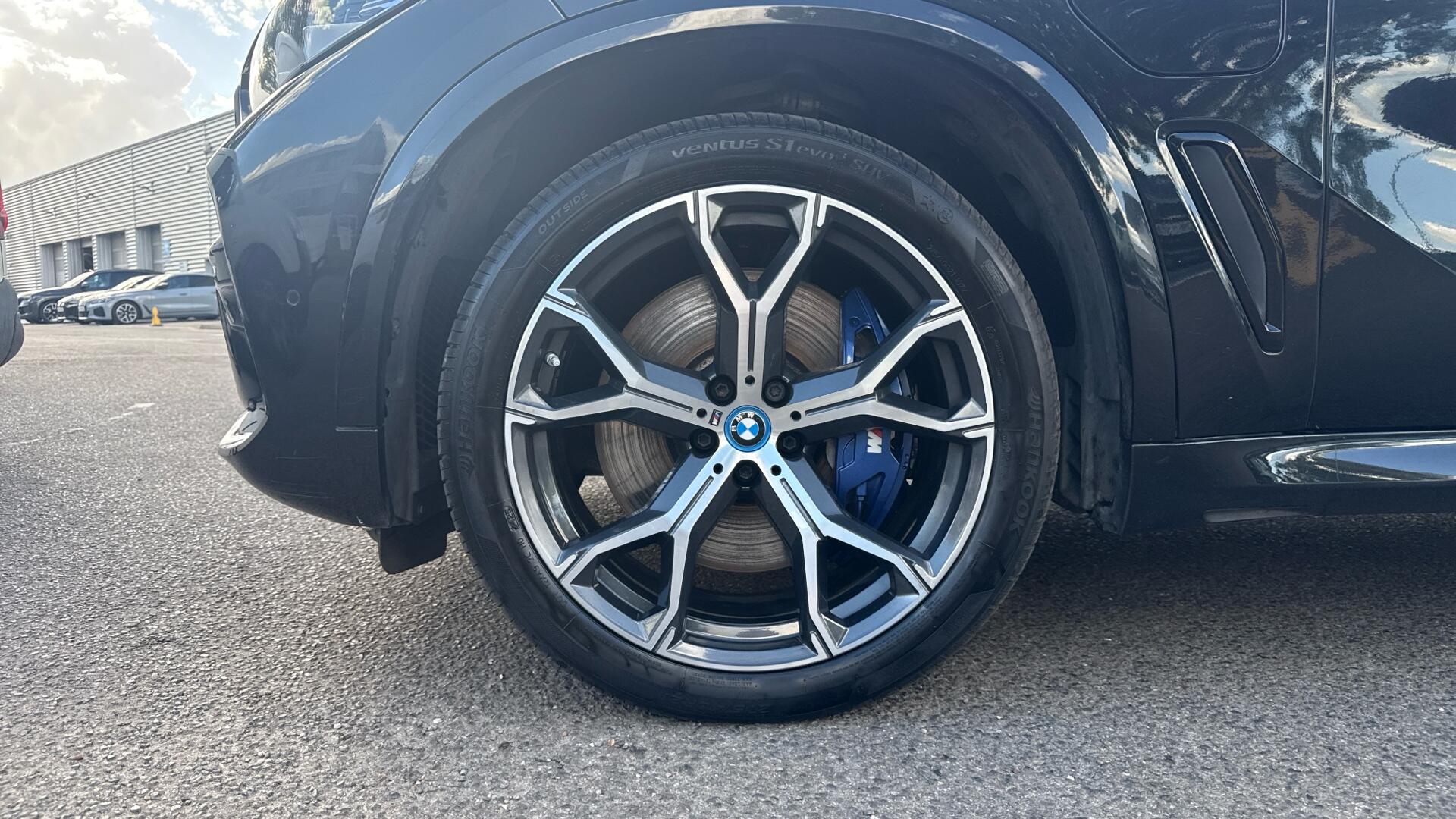 BMW X5 view 14
