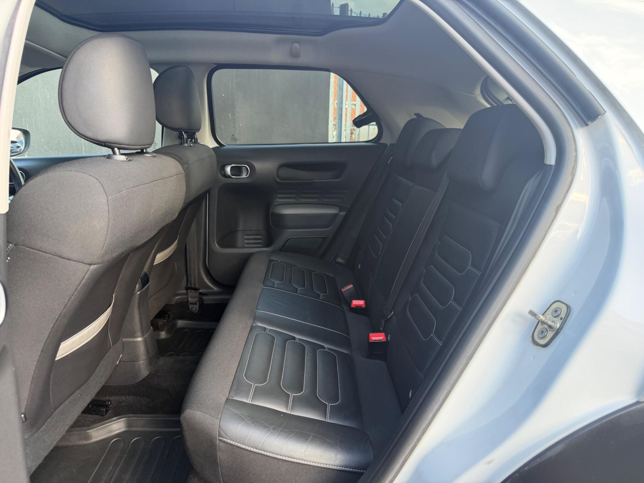 Citroen C4 Cactus view 9