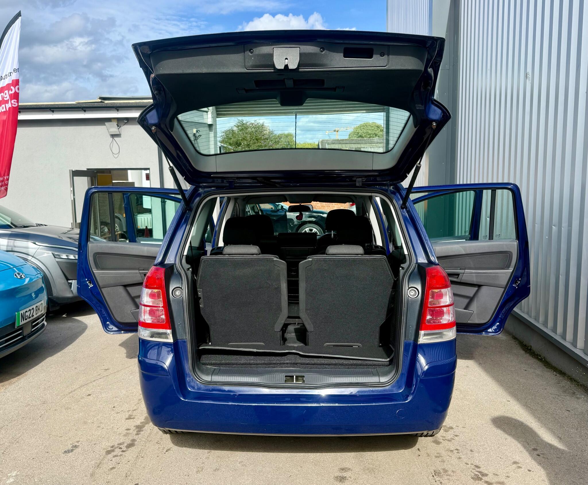 Vauxhall Zafira view 24