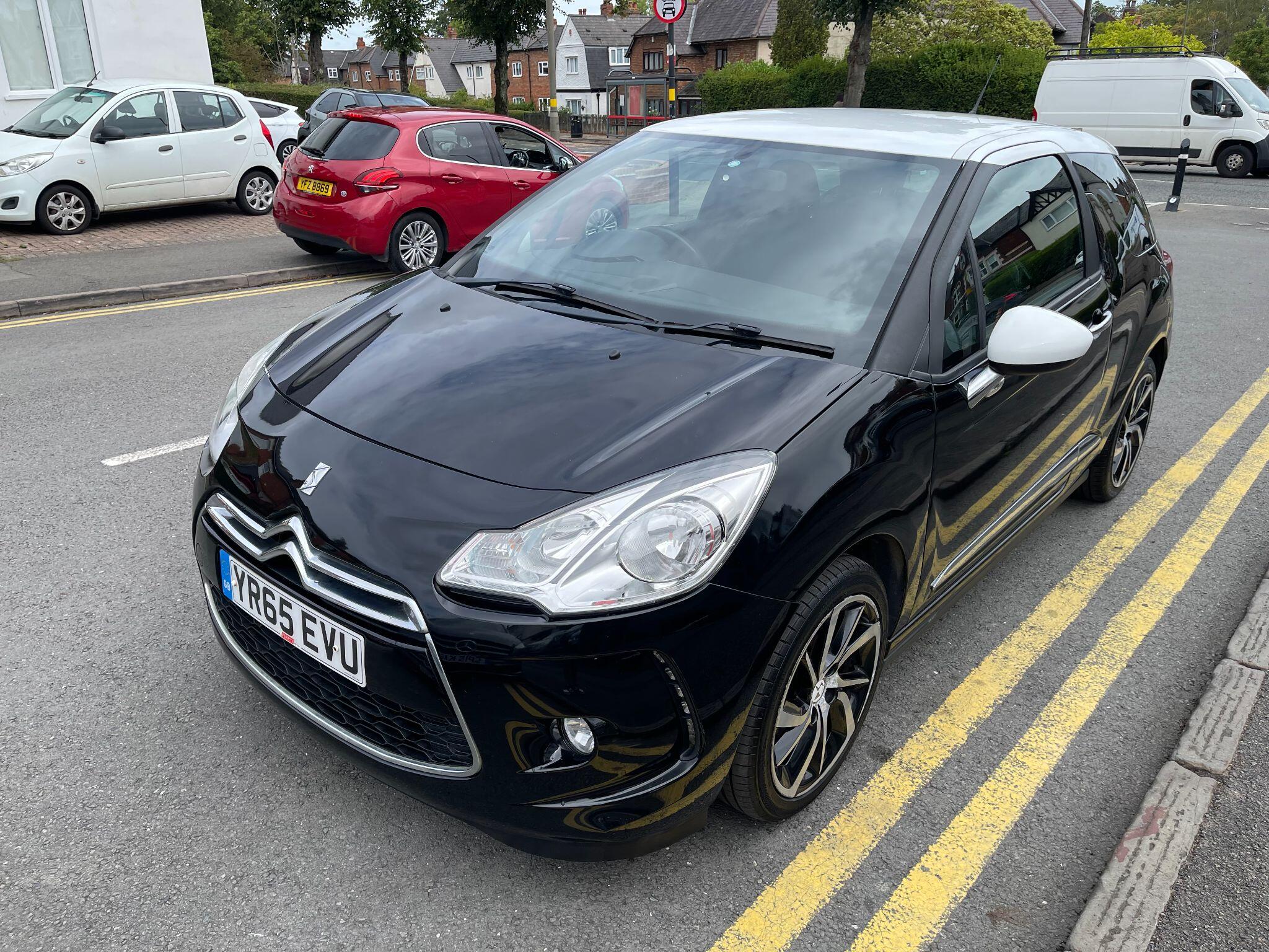 DS Automobiles DS 3 view 16