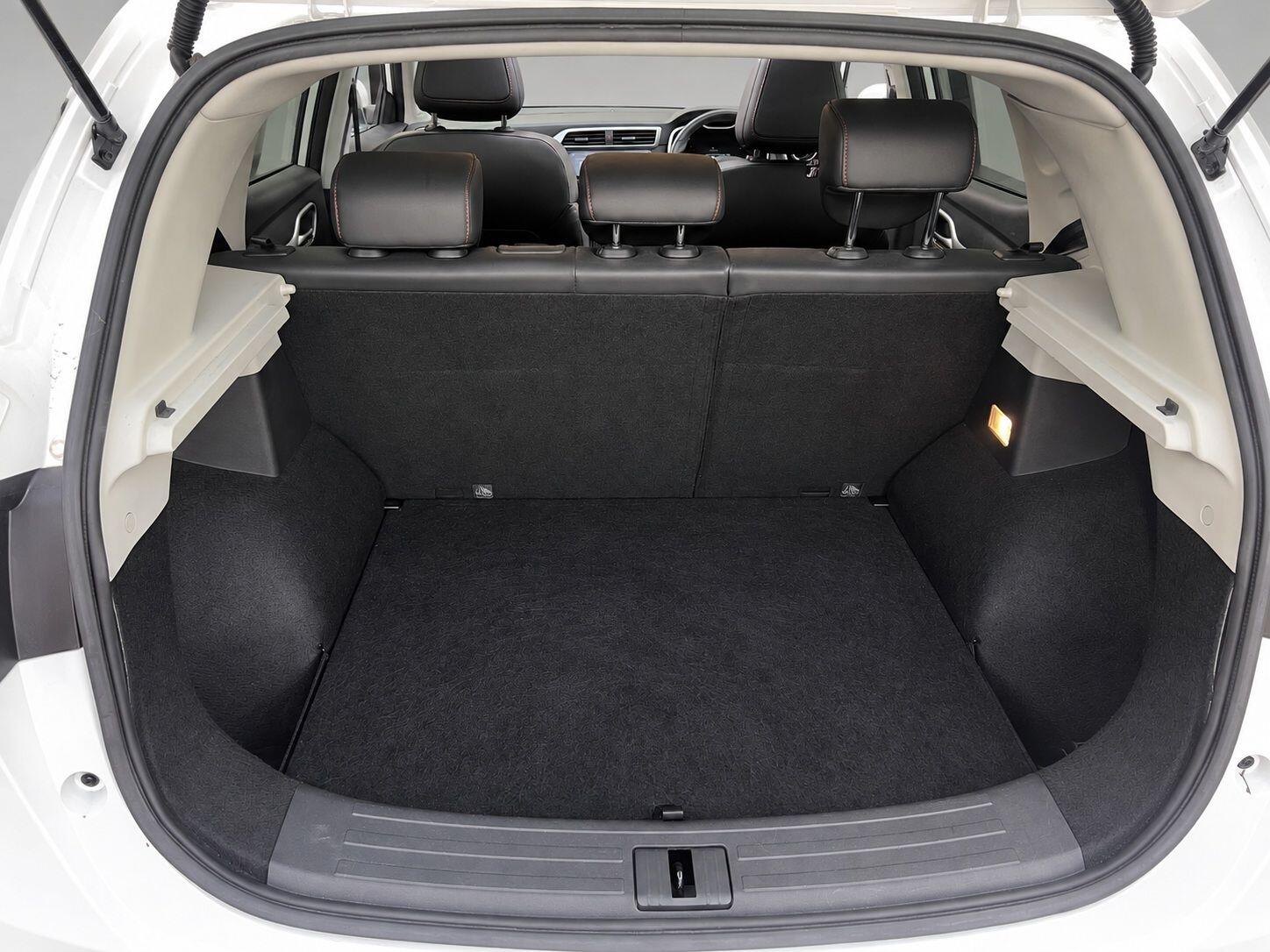 MG ZS view 37