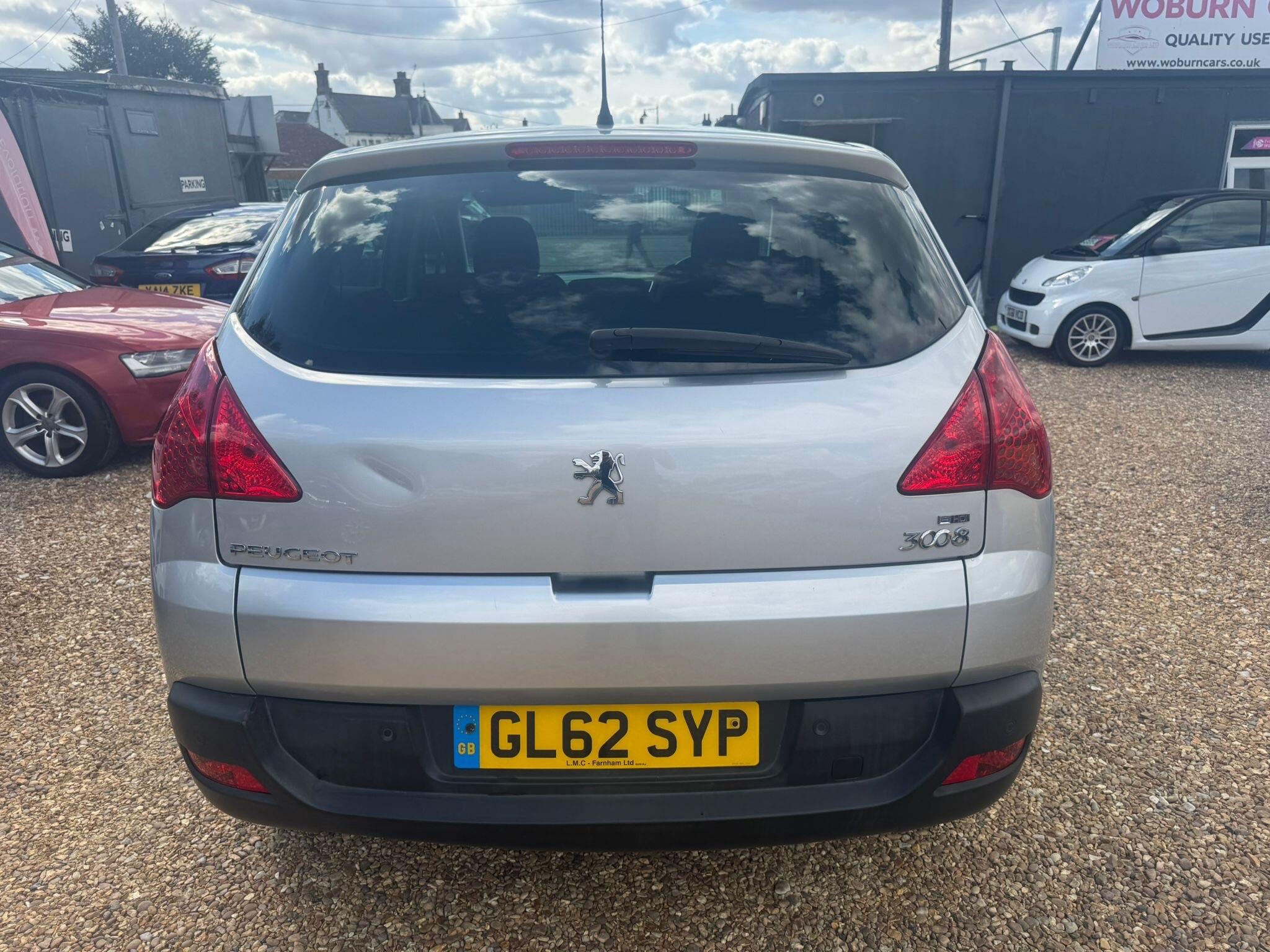 Peugeot 3008 view 9