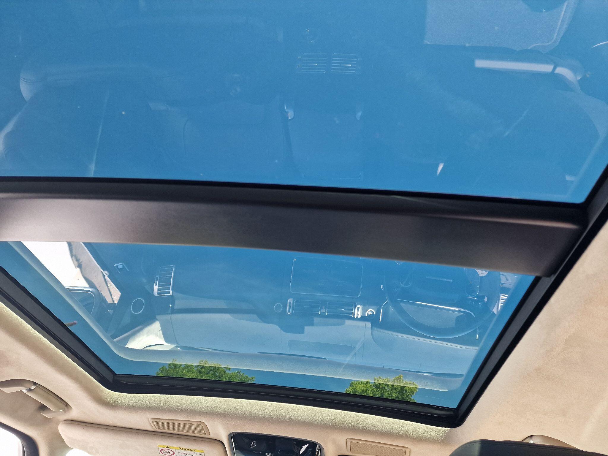 Land Rover Range Rover view 18