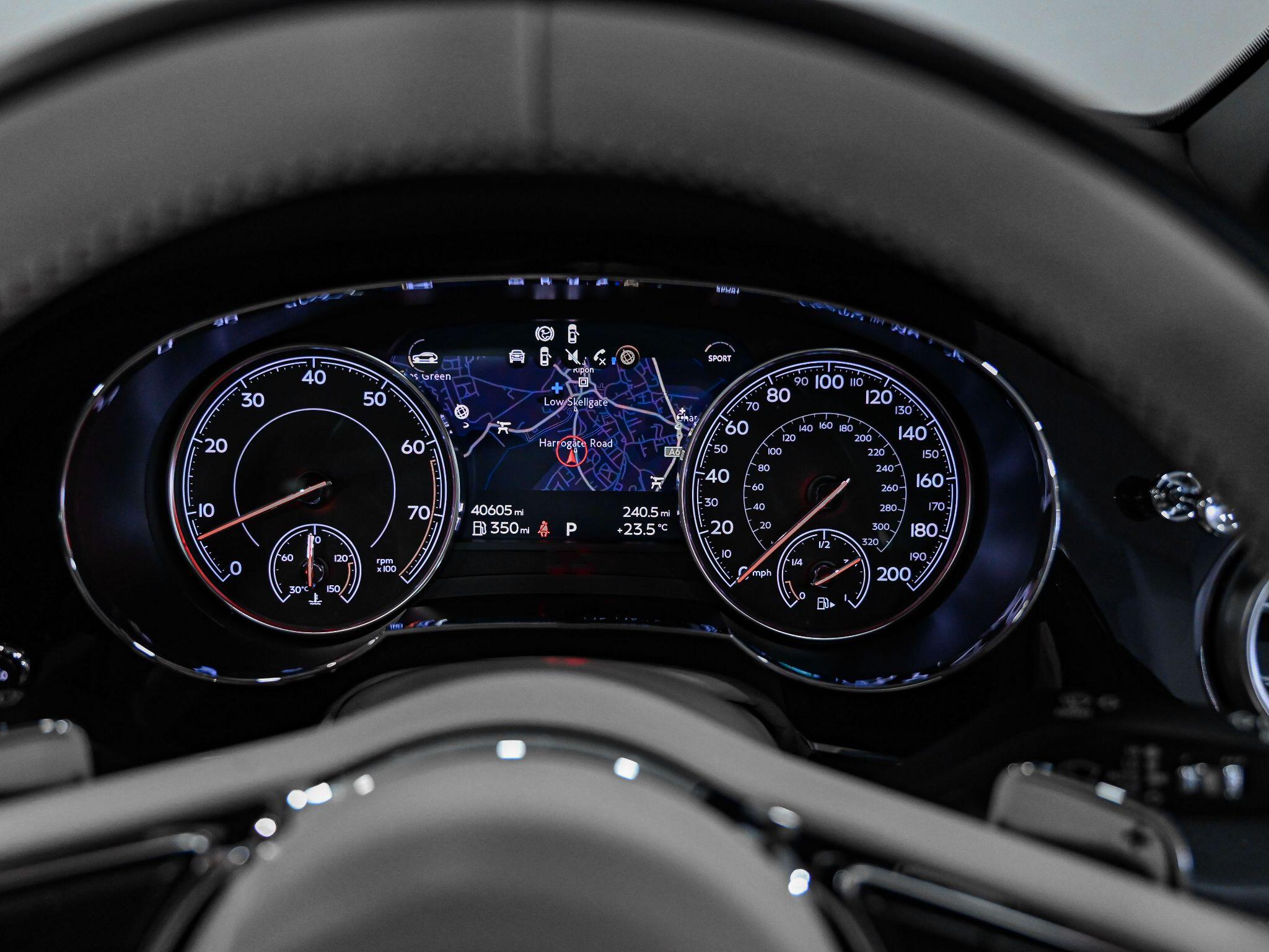 Bentley Bentayga view 14