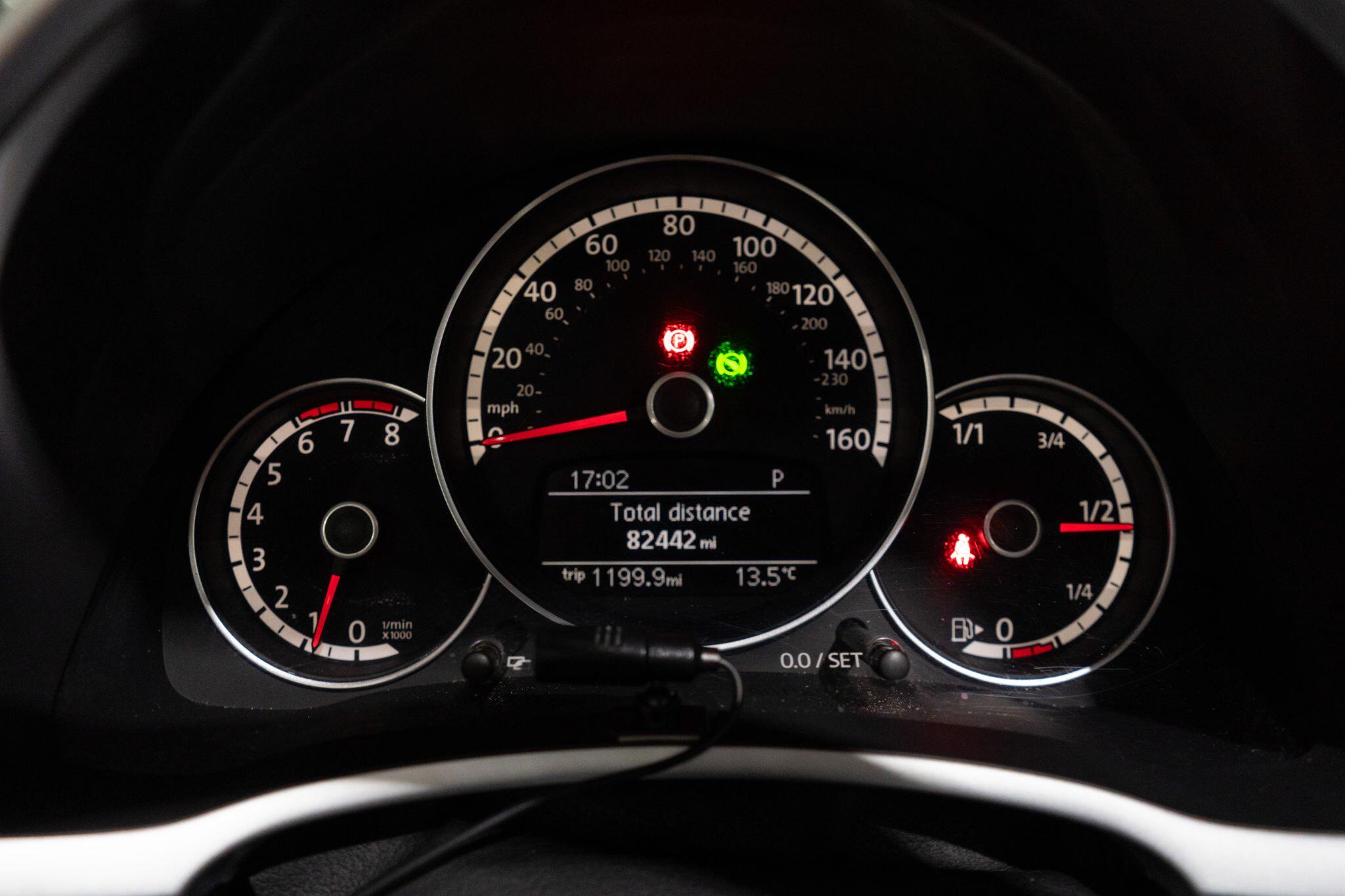 Volkswagen Beetle view 29