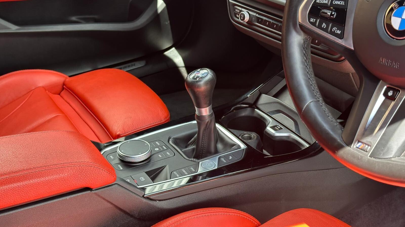 BMW 1 Series view 24