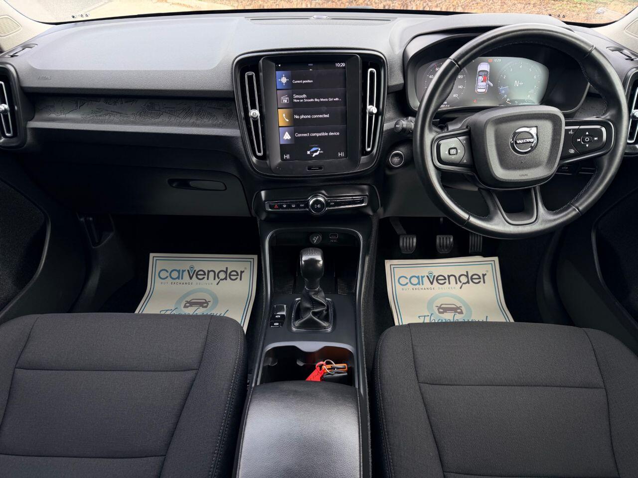 Volvo XC40 view 4