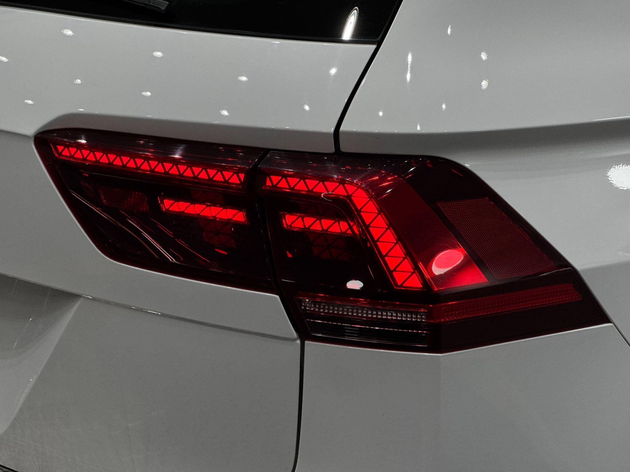 Volkswagen Tiguan view 22
