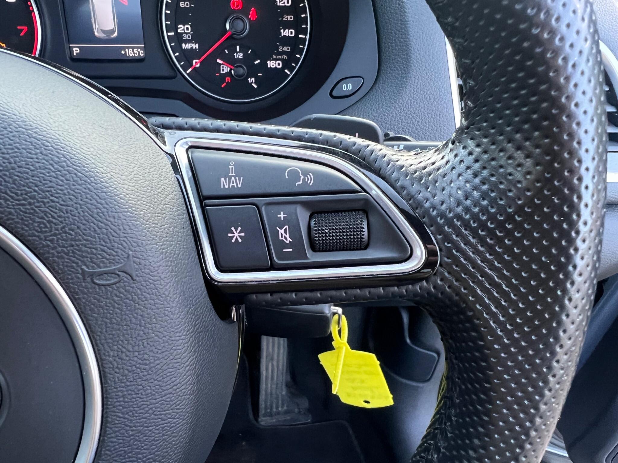 Audi Q3 view 25