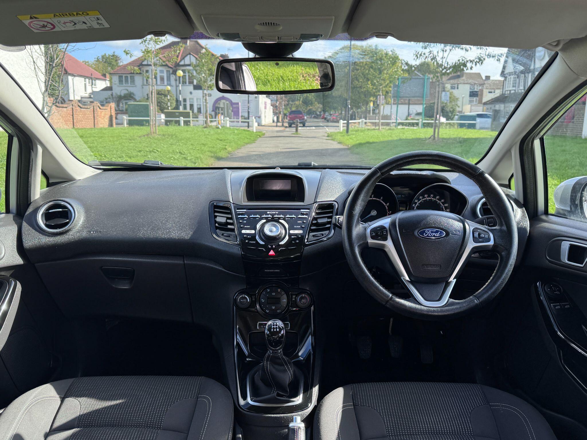 2017 Ford Fiesta image 5