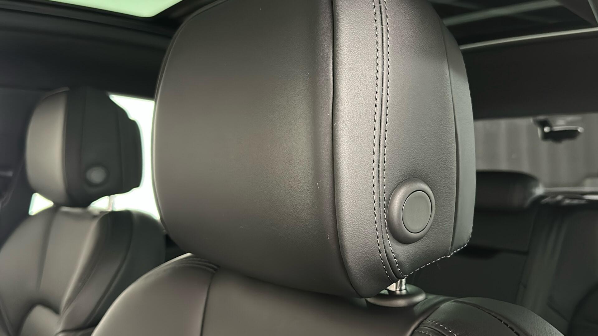 Porsche Macan view 13