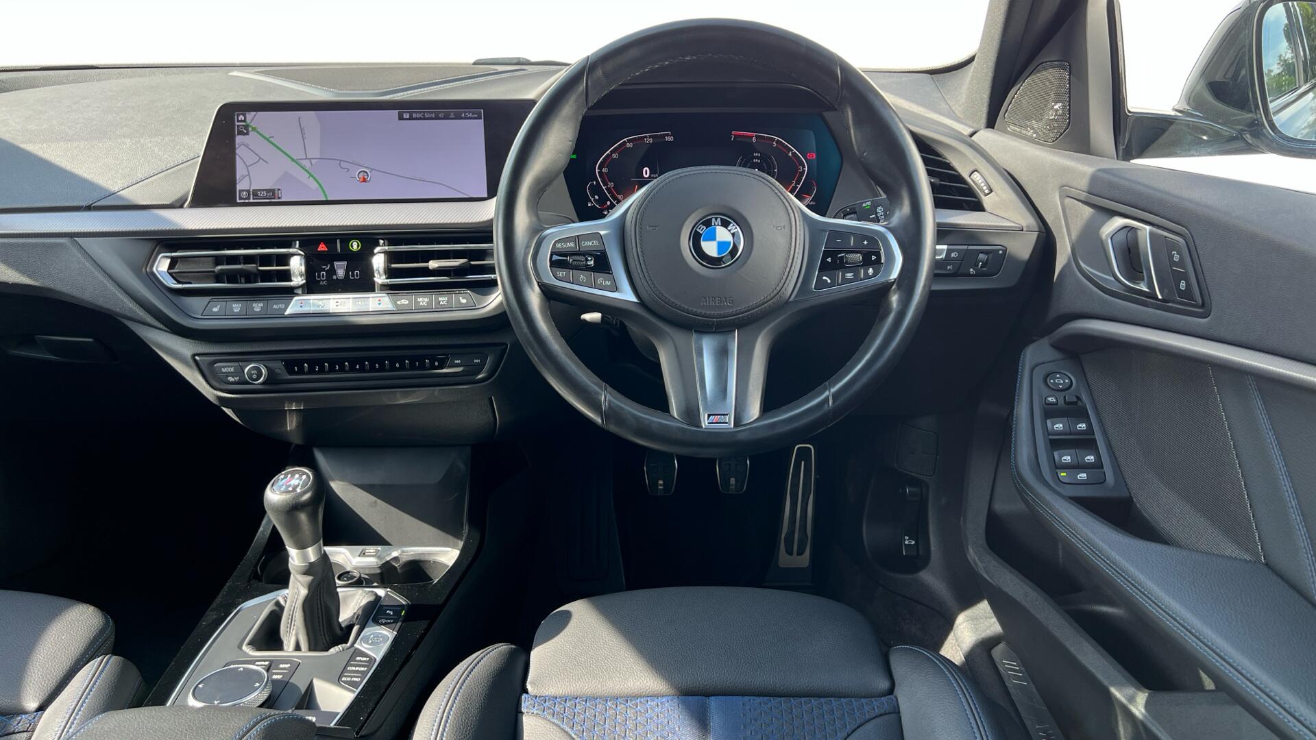 BMW 1 Series view 5