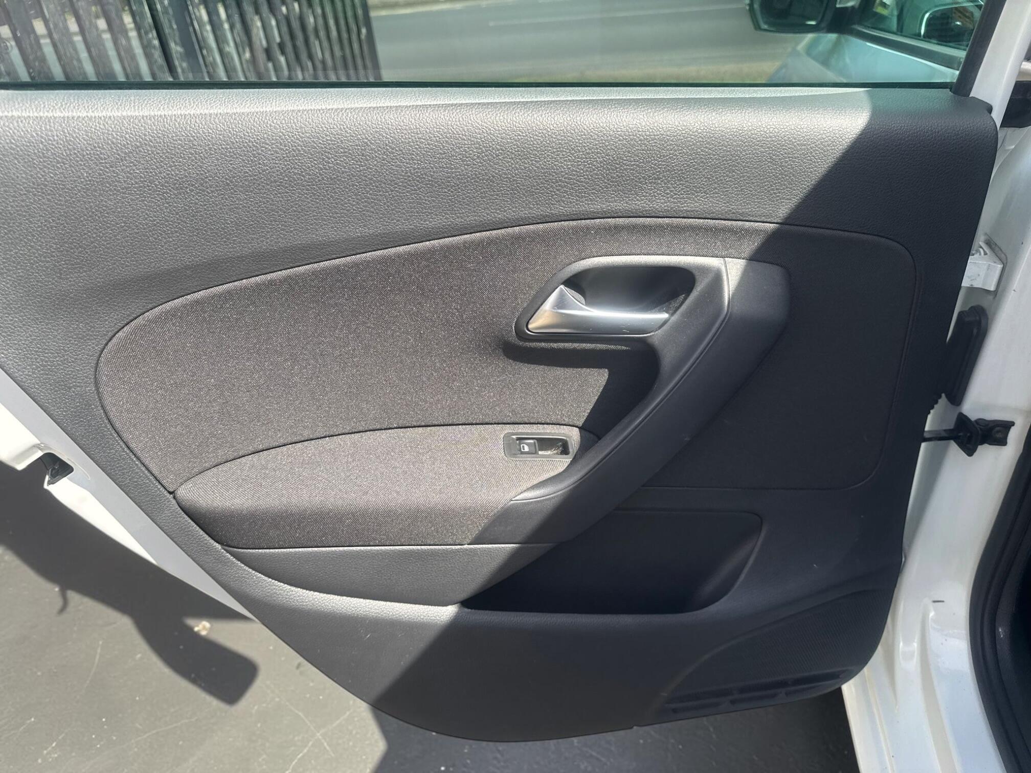 Volkswagen Polo view 23