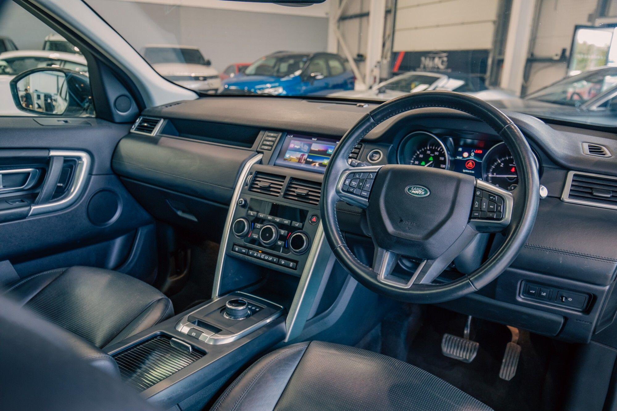 Land Rover Discovery Sport view 2