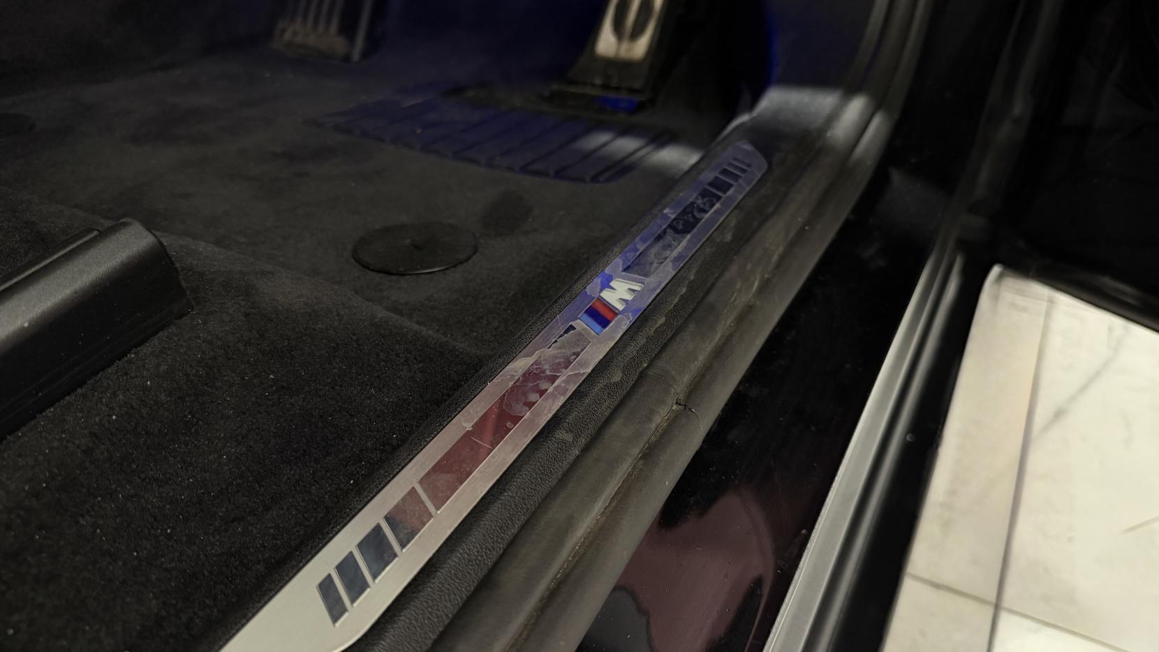 BMW XM view 41