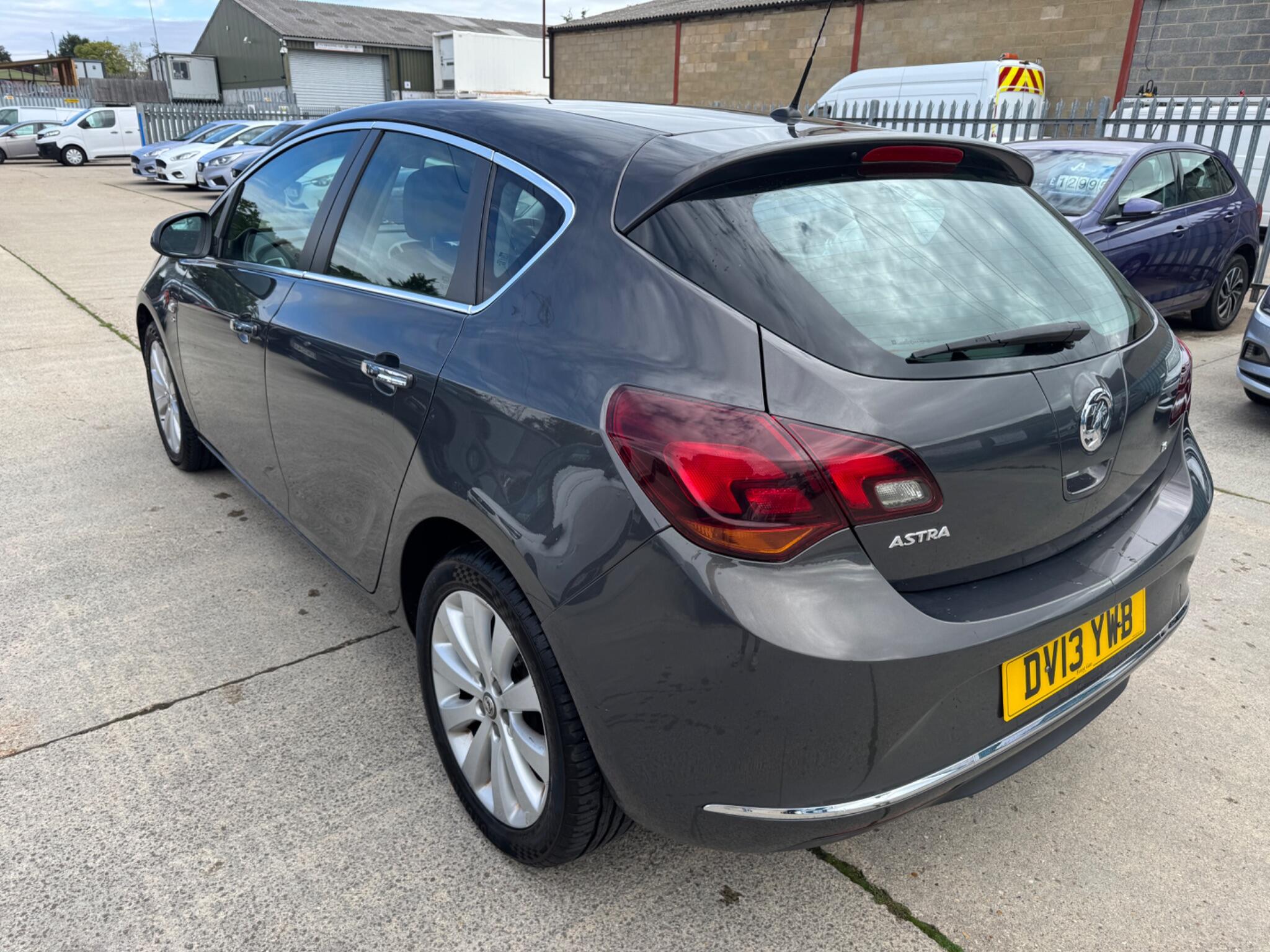 Vauxhall Astra view 7