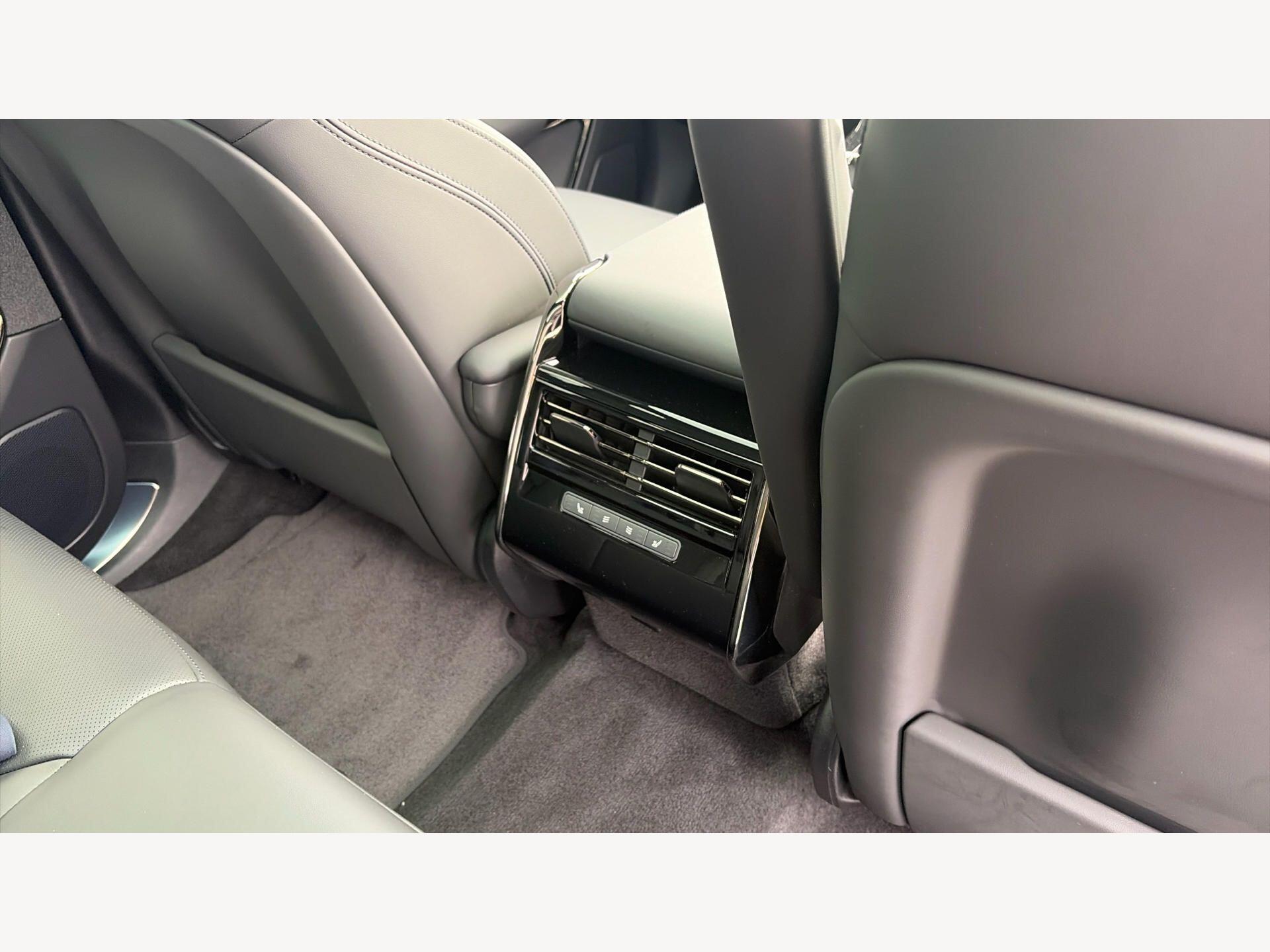 Land Rover Range Rover Sport view 22
