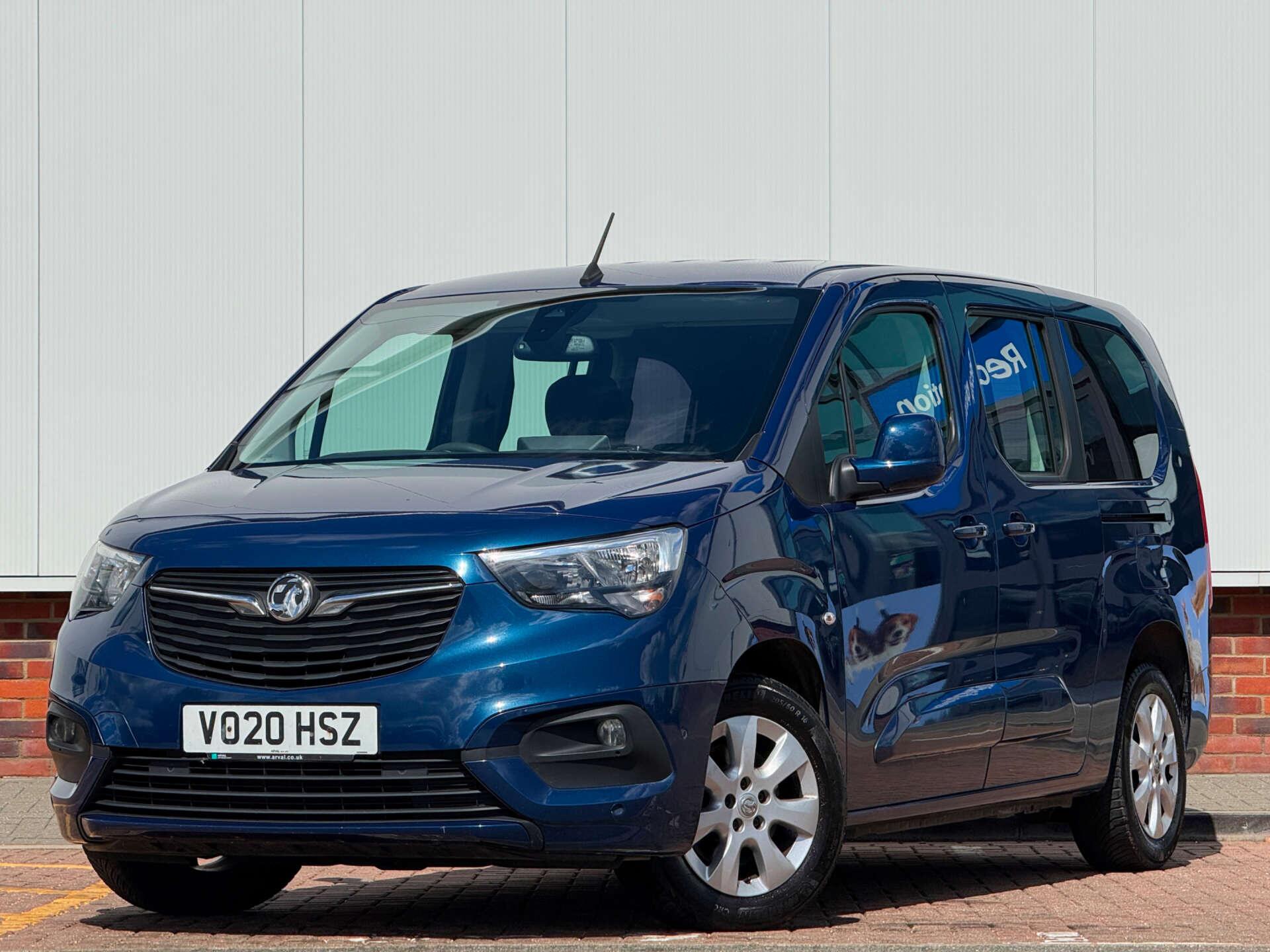 Vauxhall Combo Life view 3