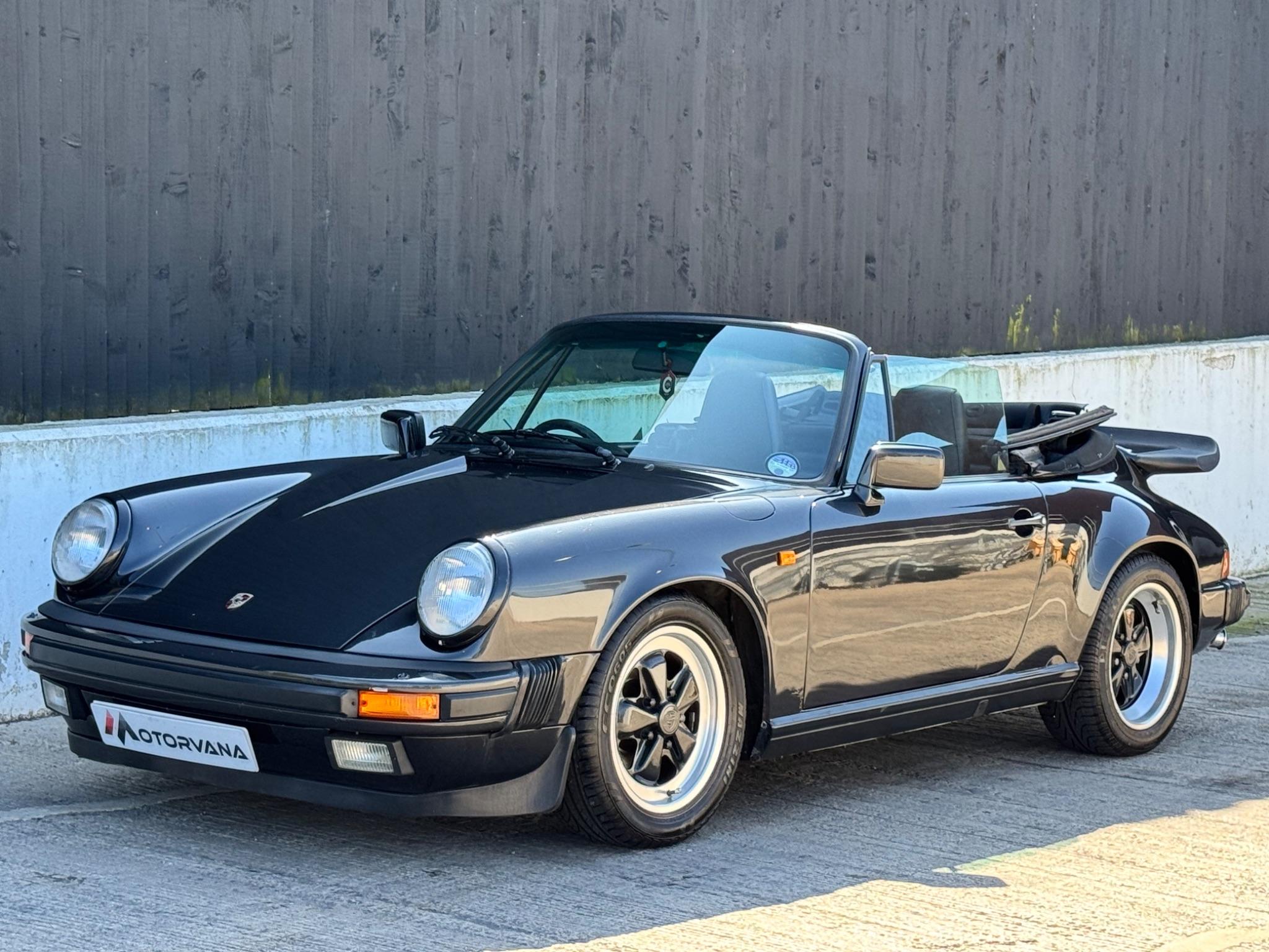 Porsche 911 view 4