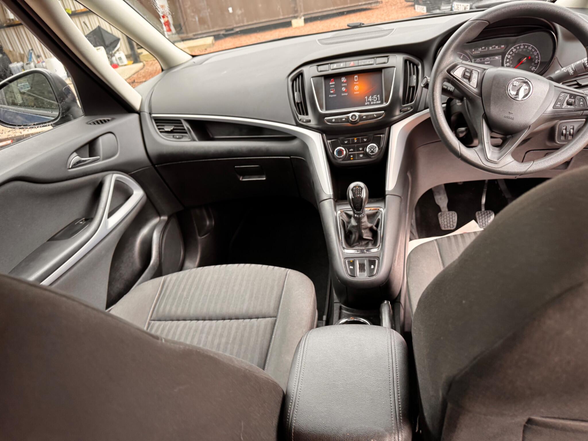 Vauxhall Zafira Tourer view 14