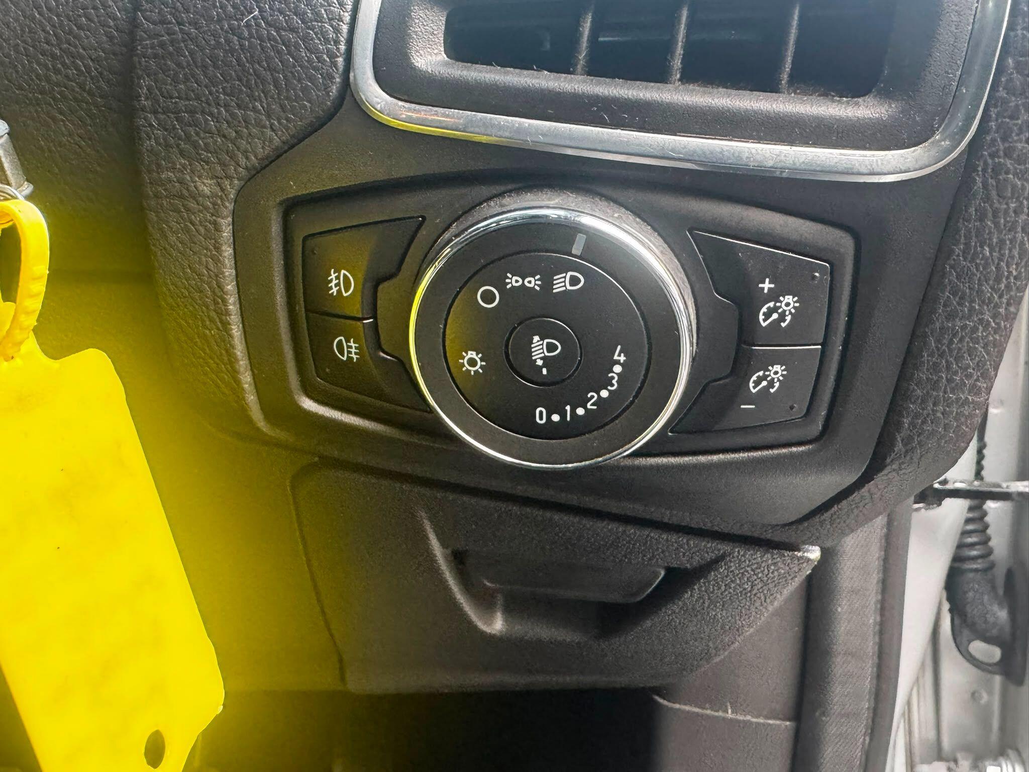 Ford Focus view 19