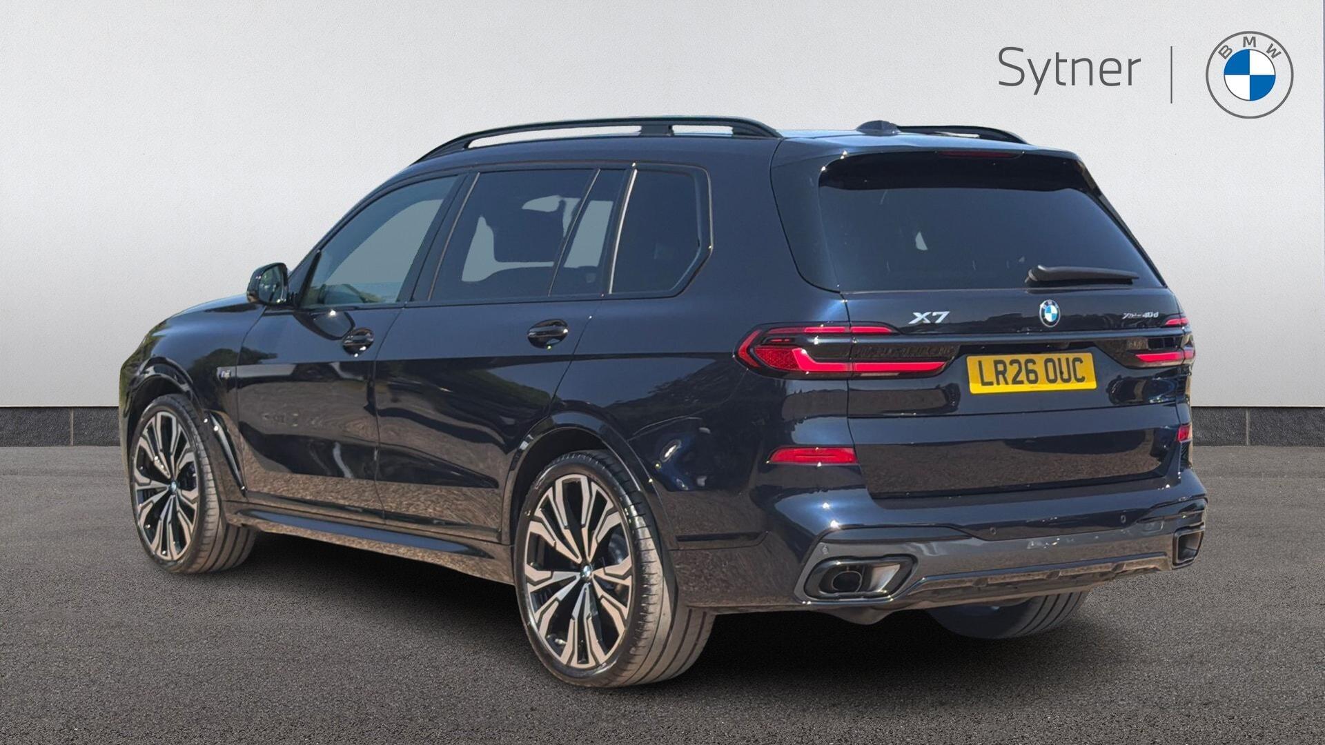 BMW X7 view 2