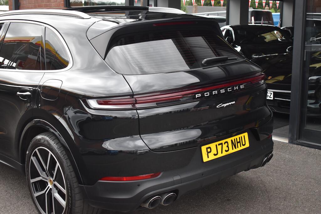 Porsche Cayenne view 30
