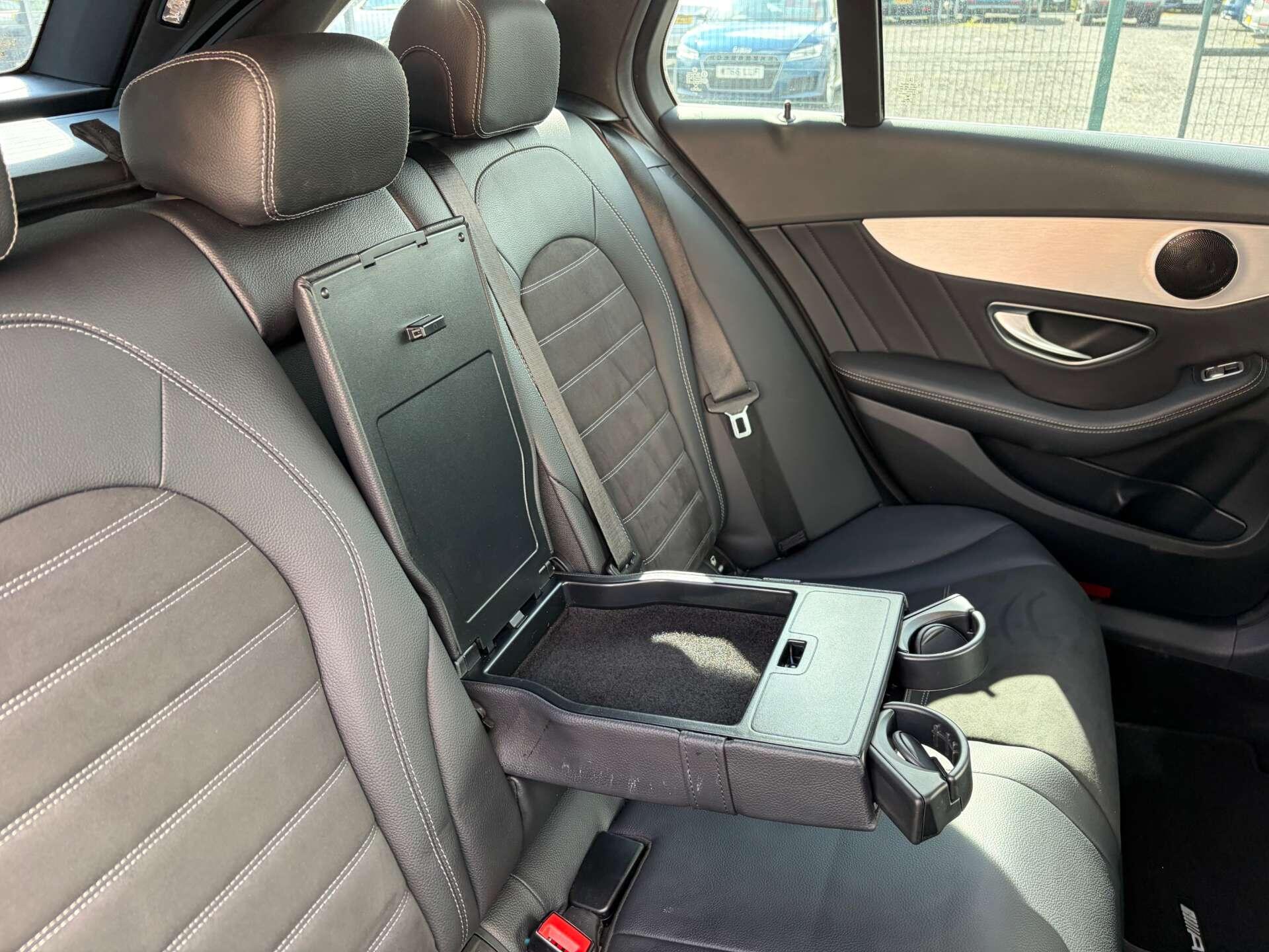 Mercedes-Benz C Class view 34
