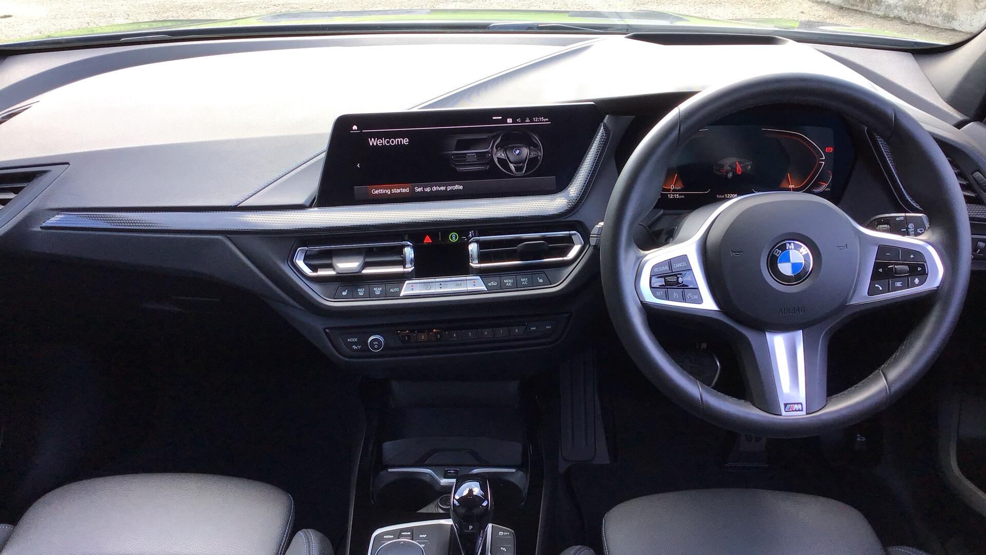 BMW 1 Series view 4