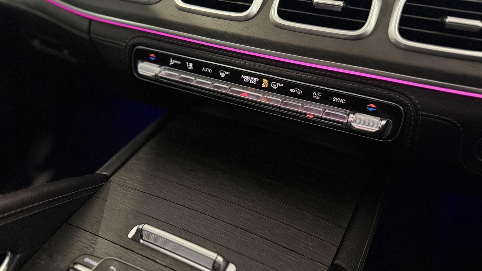 Mercedes-Benz Gle view 22