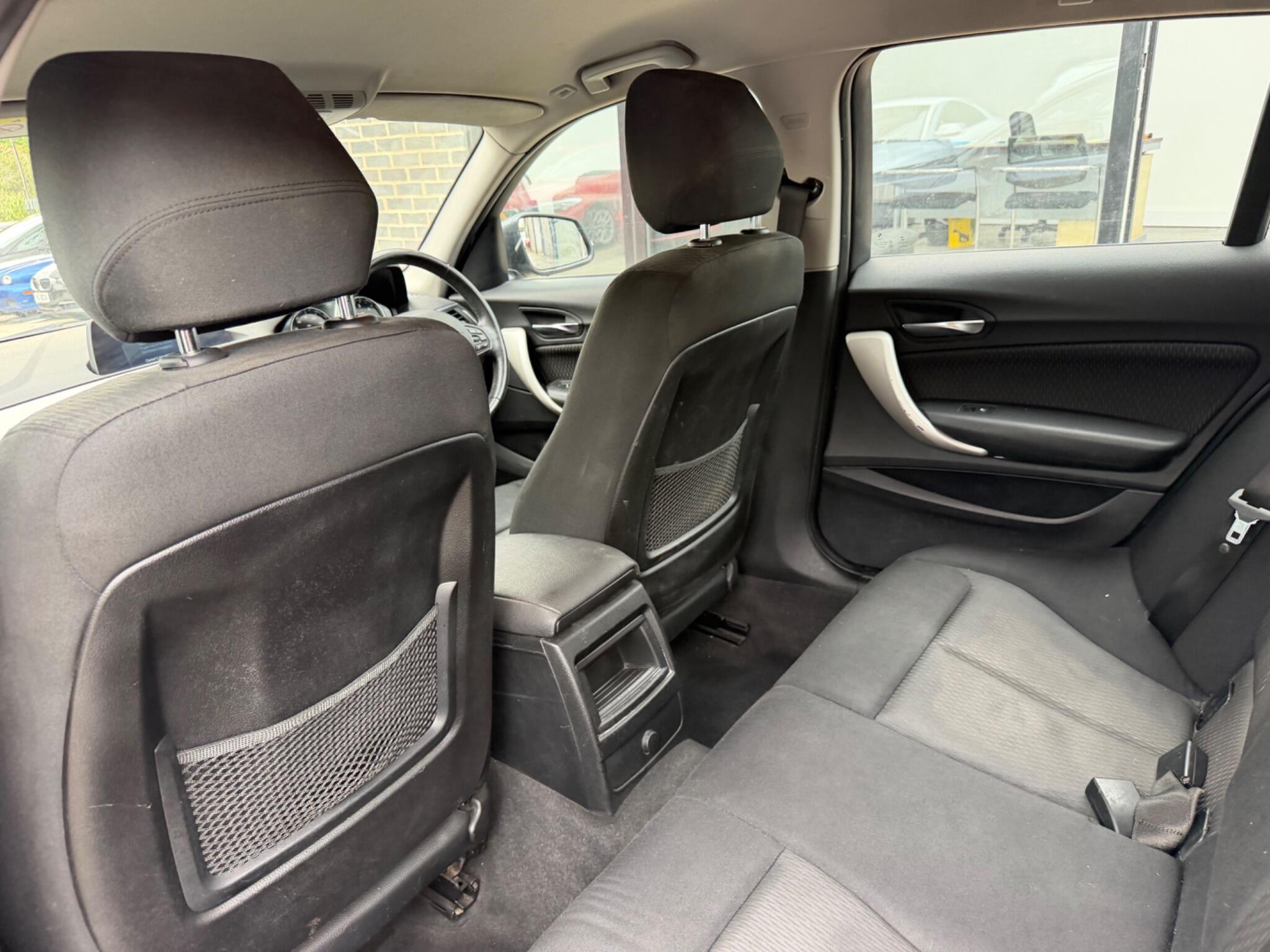 BMW 1 Series view 26