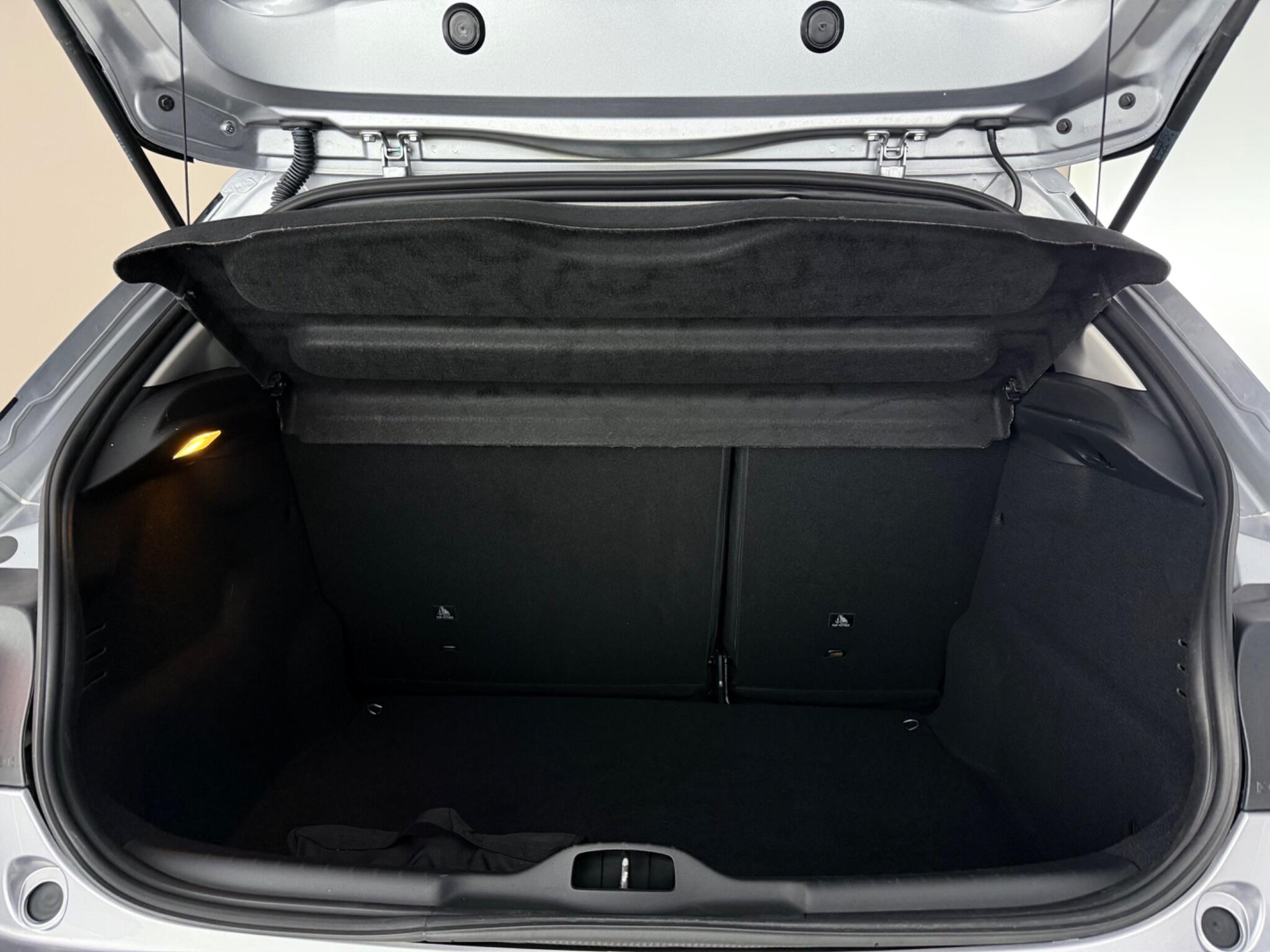 Citroen C4 Cactus view 9