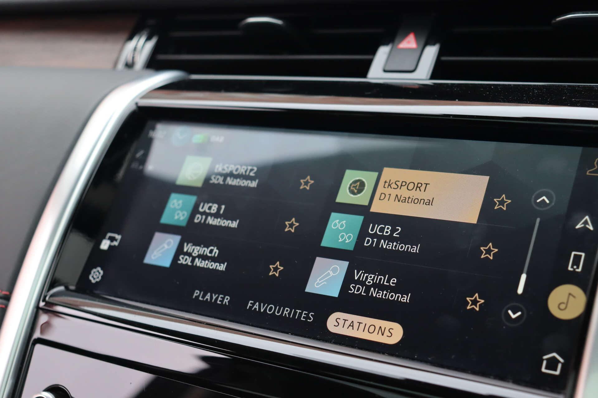 Land Rover Discovery Sport view 43
