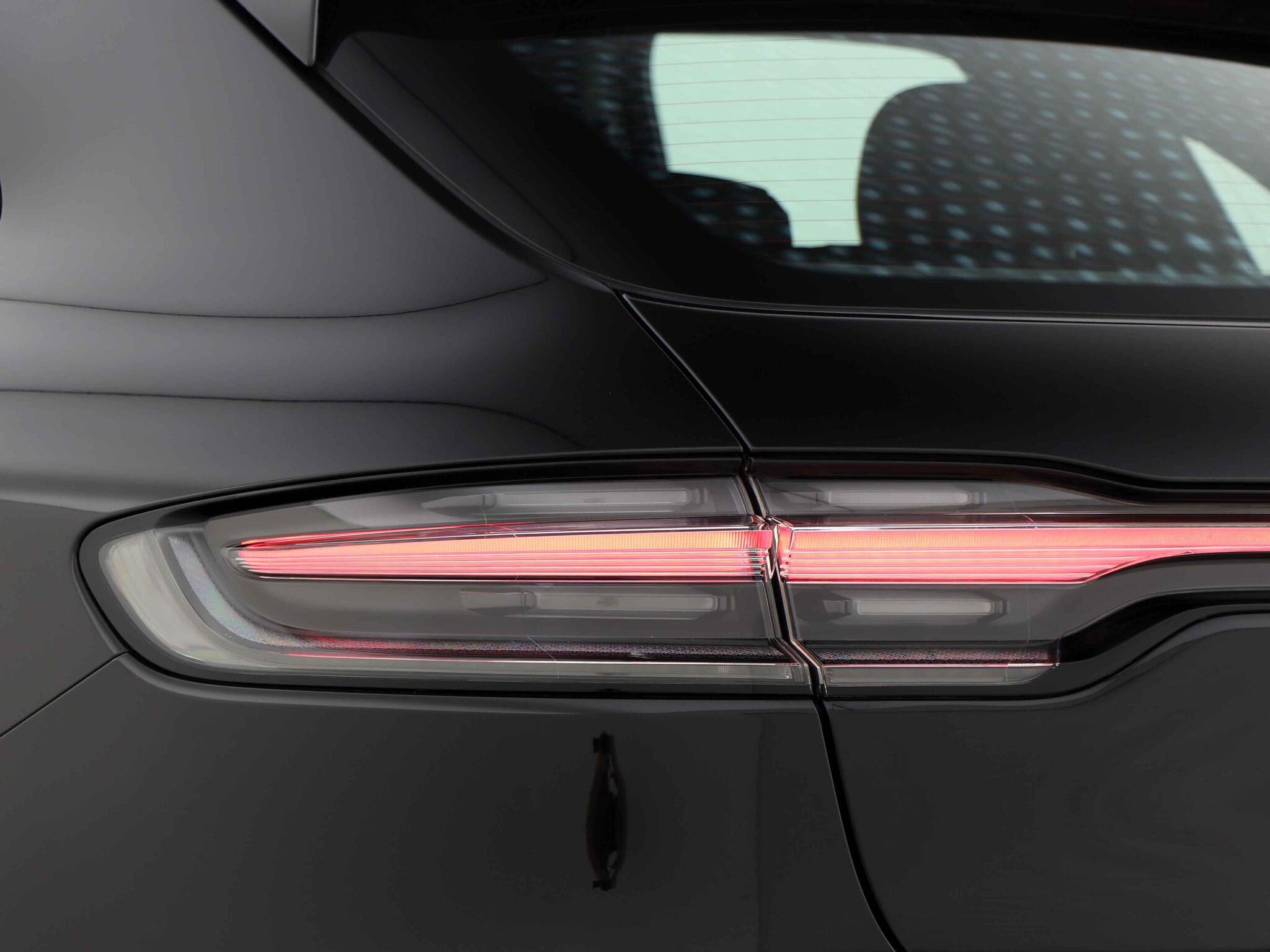 Porsche Macan view 21
