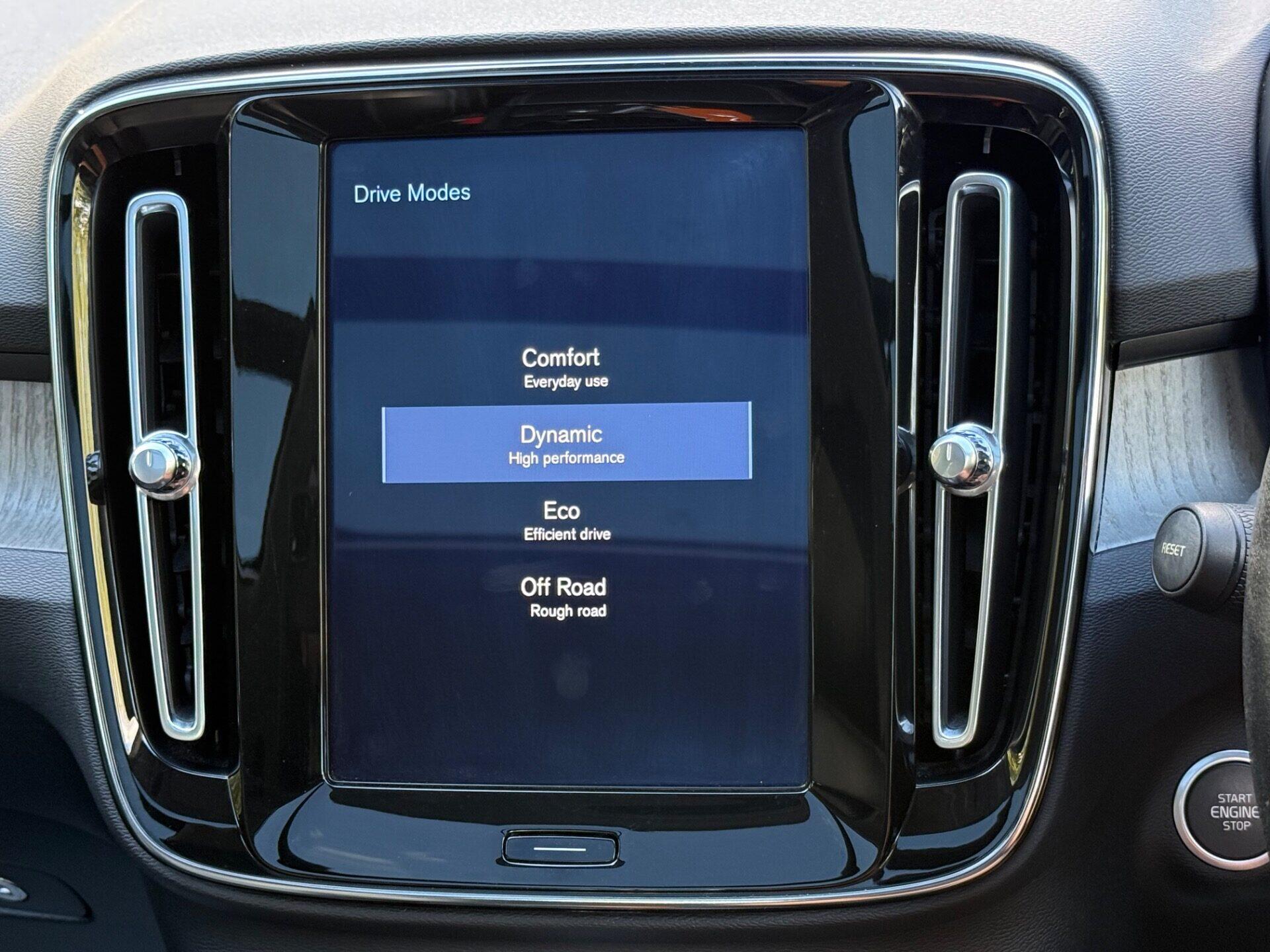 Volvo XC40 view 41