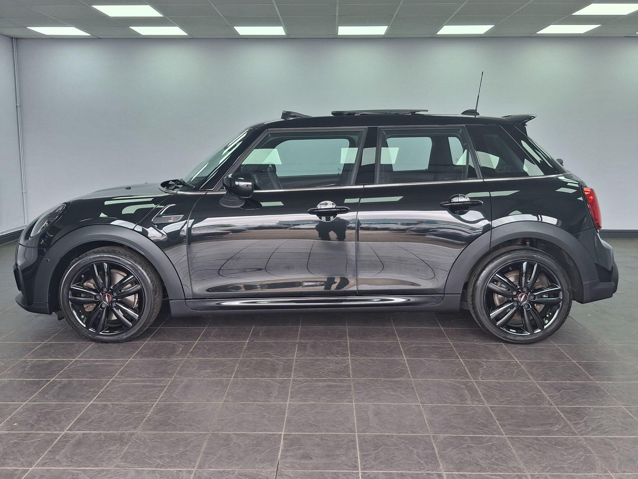 Mini Hatch view 40