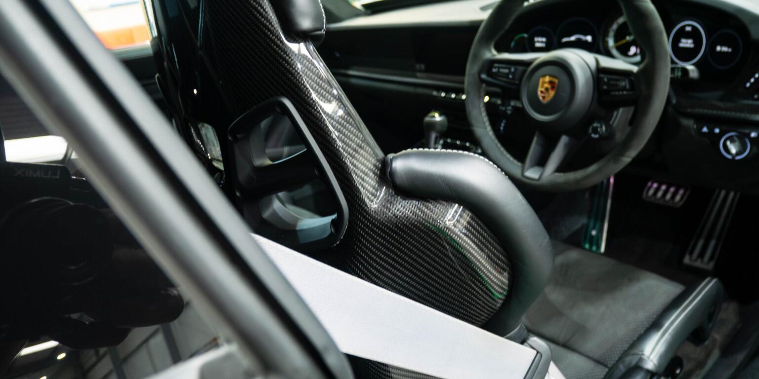 Porsche 911 view 16