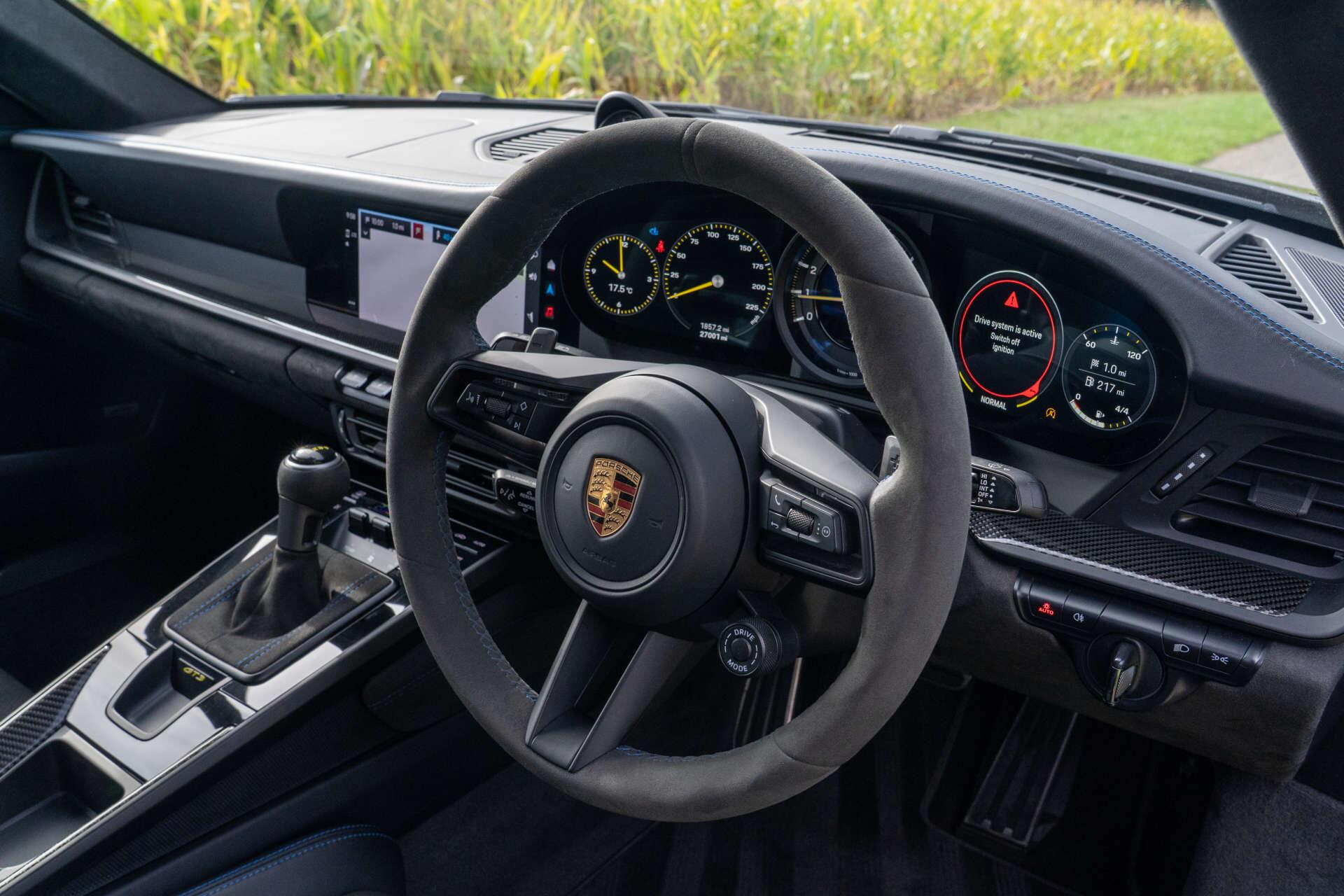 Porsche 911 view 13
