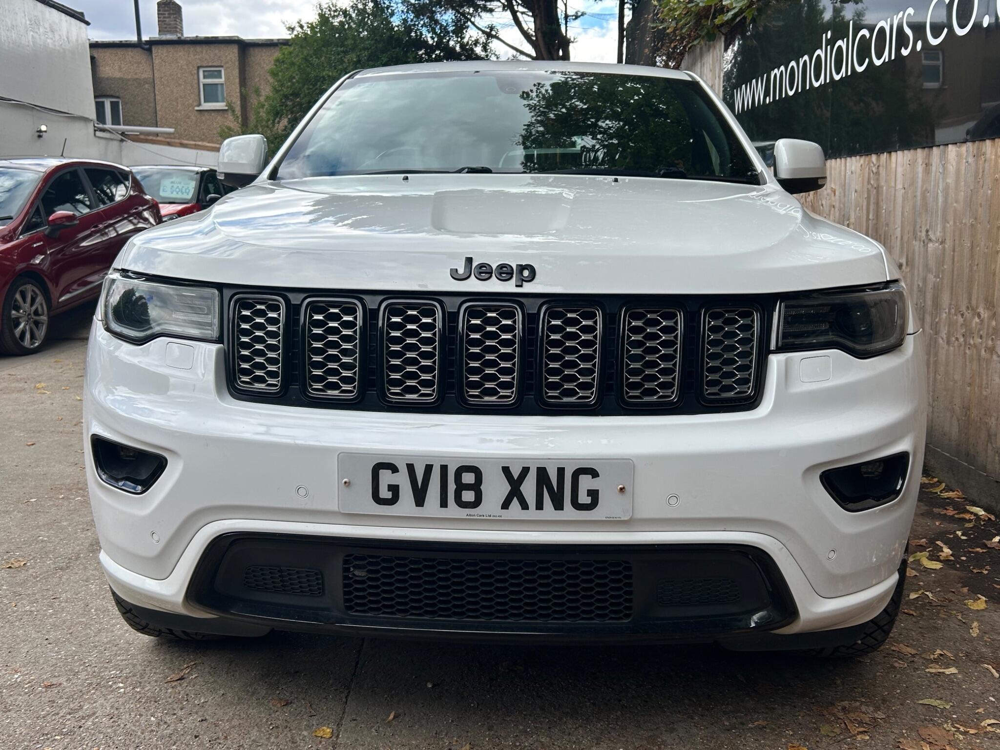 Jeep Grand Cherokee view 20