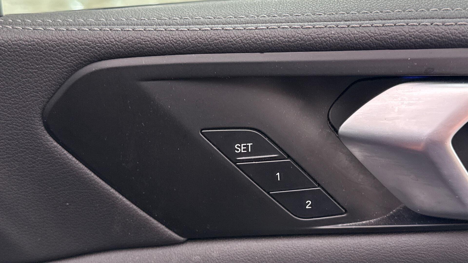 BMW X5 view 32