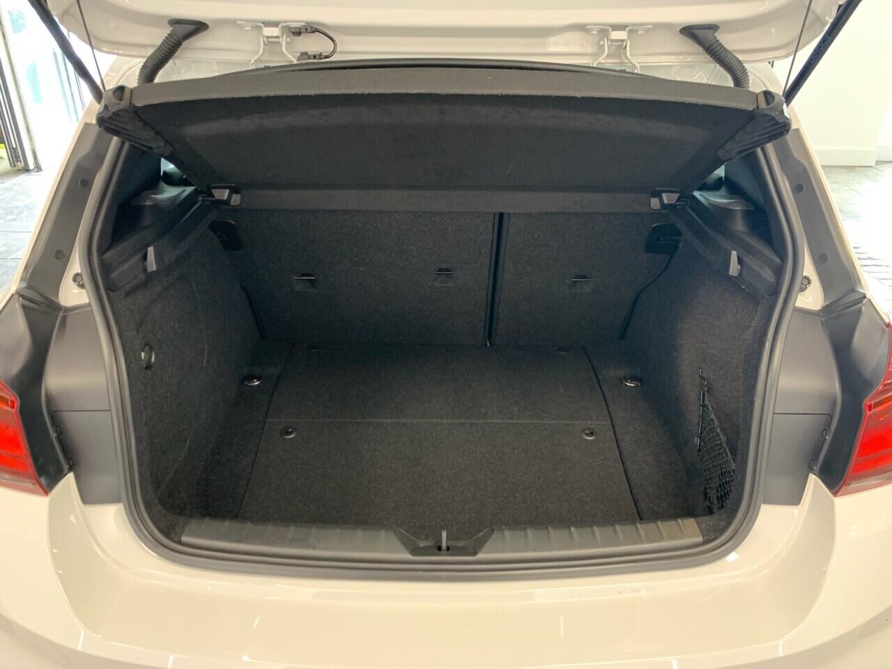 BMW 1 Series view 24