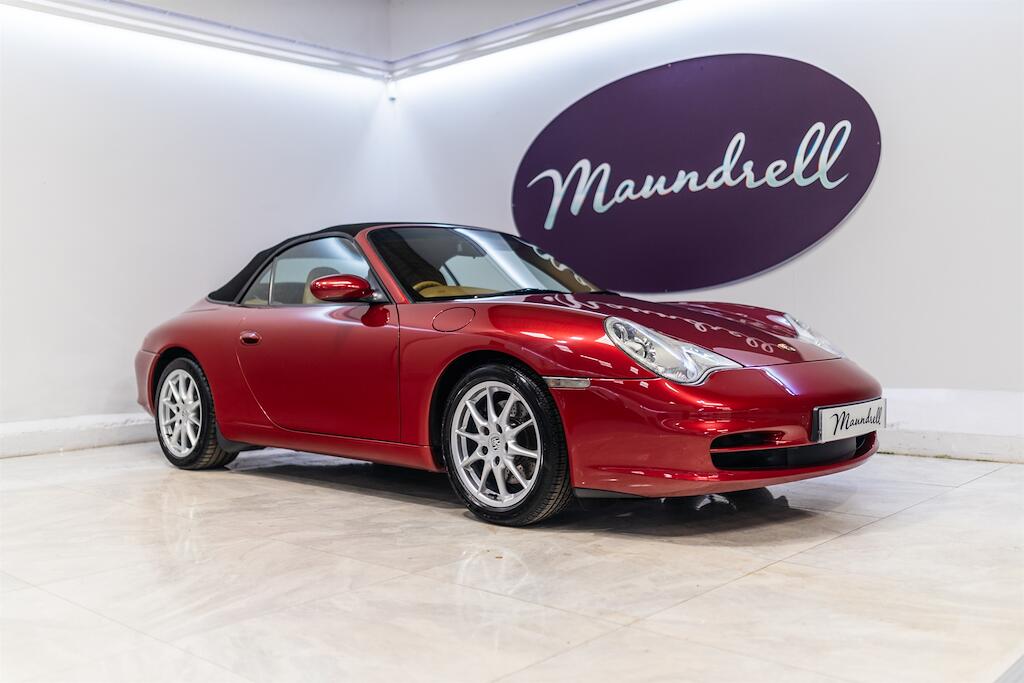 Porsche 911 view 10