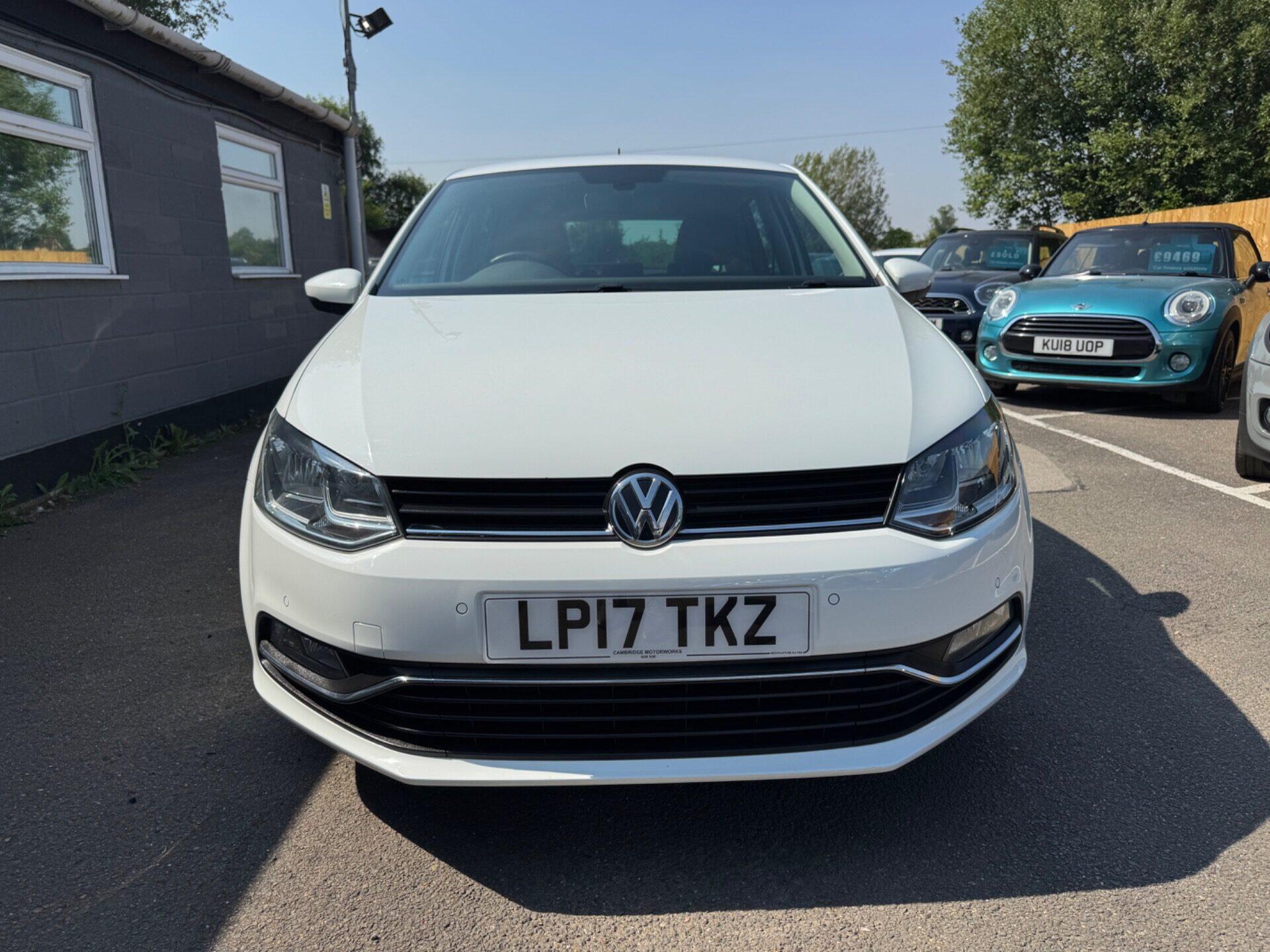 Volkswagen Polo view 3